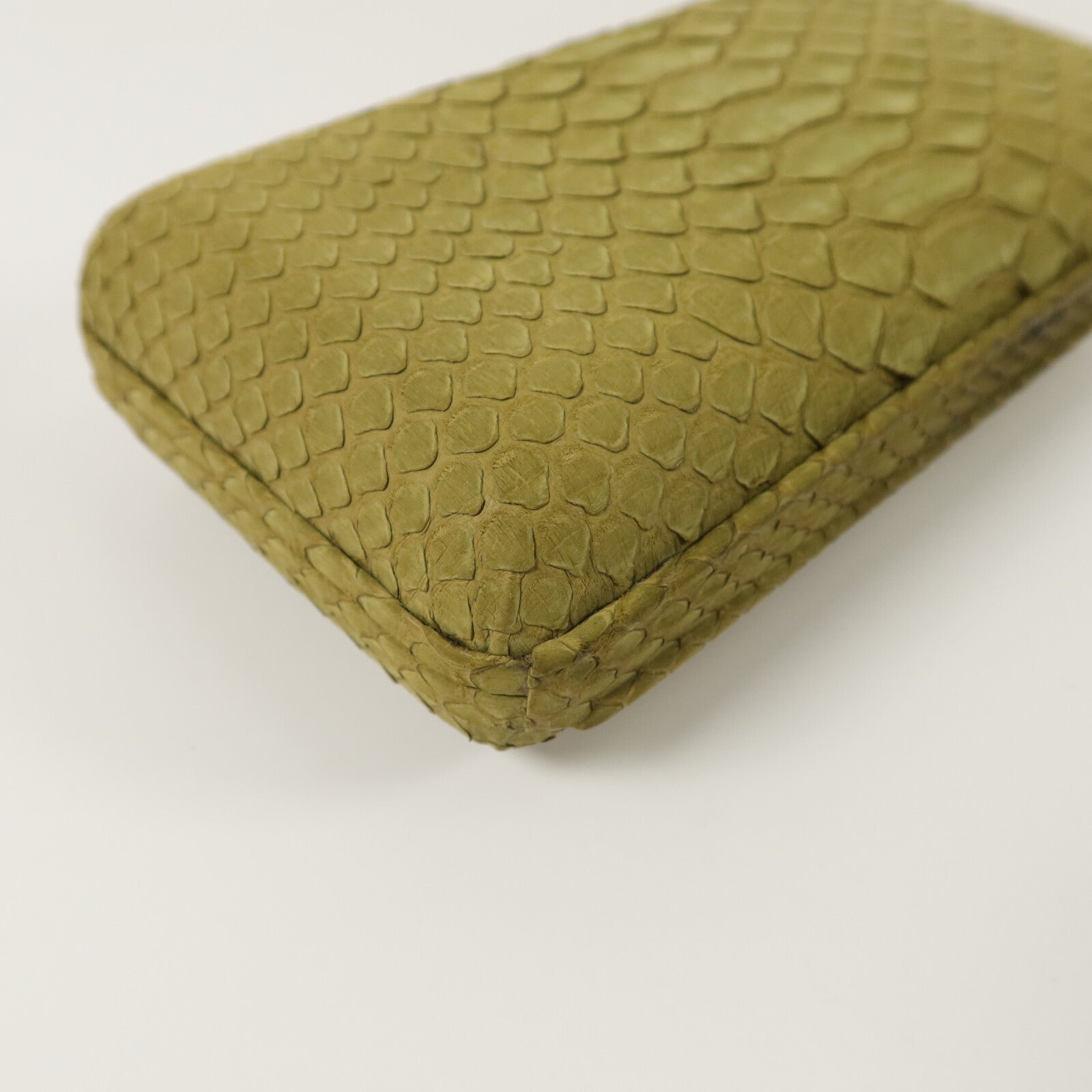 GIVENCHY 蛇皮皮革Clutch With Chain鏈帶肩背袋