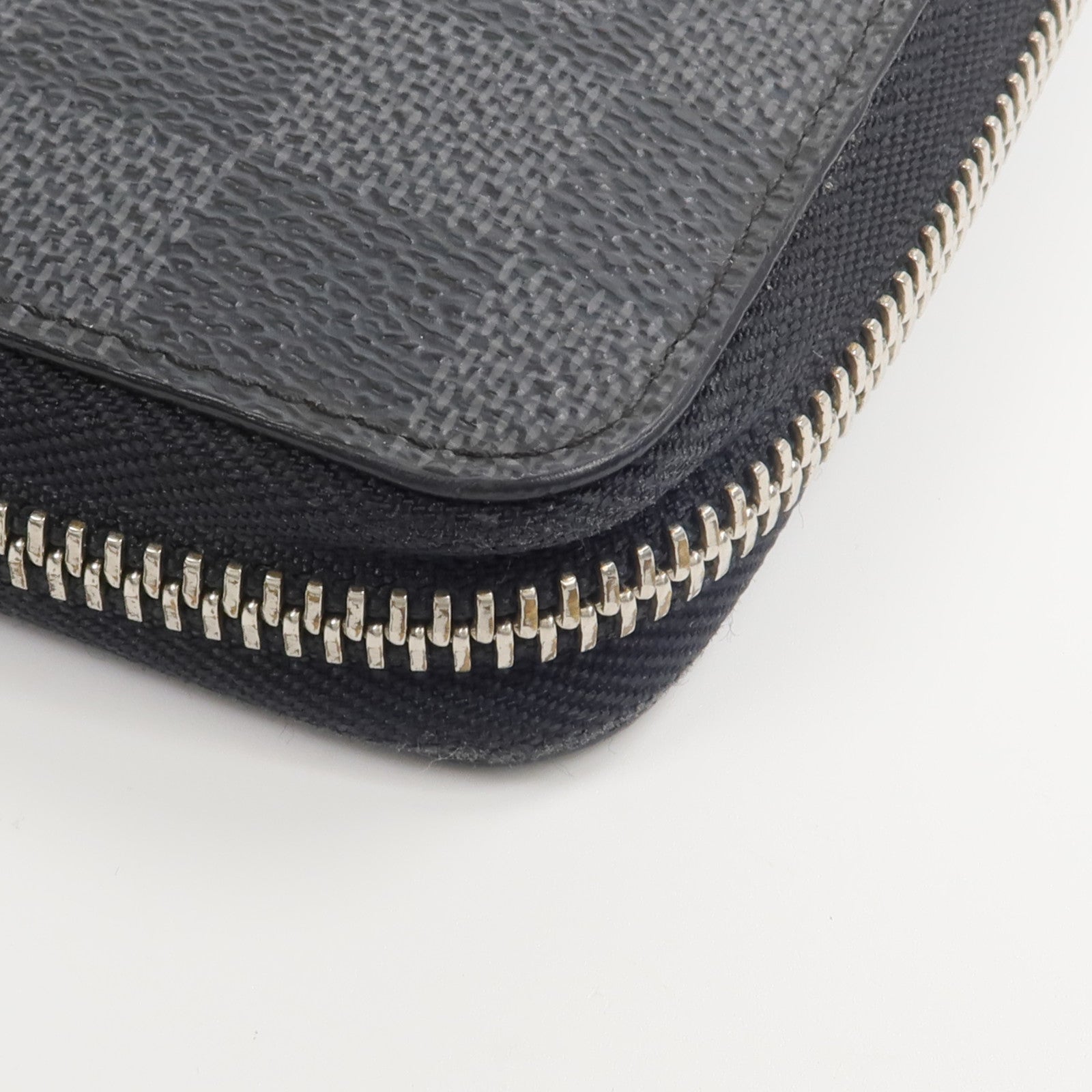 LOUIS VUITTON Damier Graphite Zippy Organizer長錢包