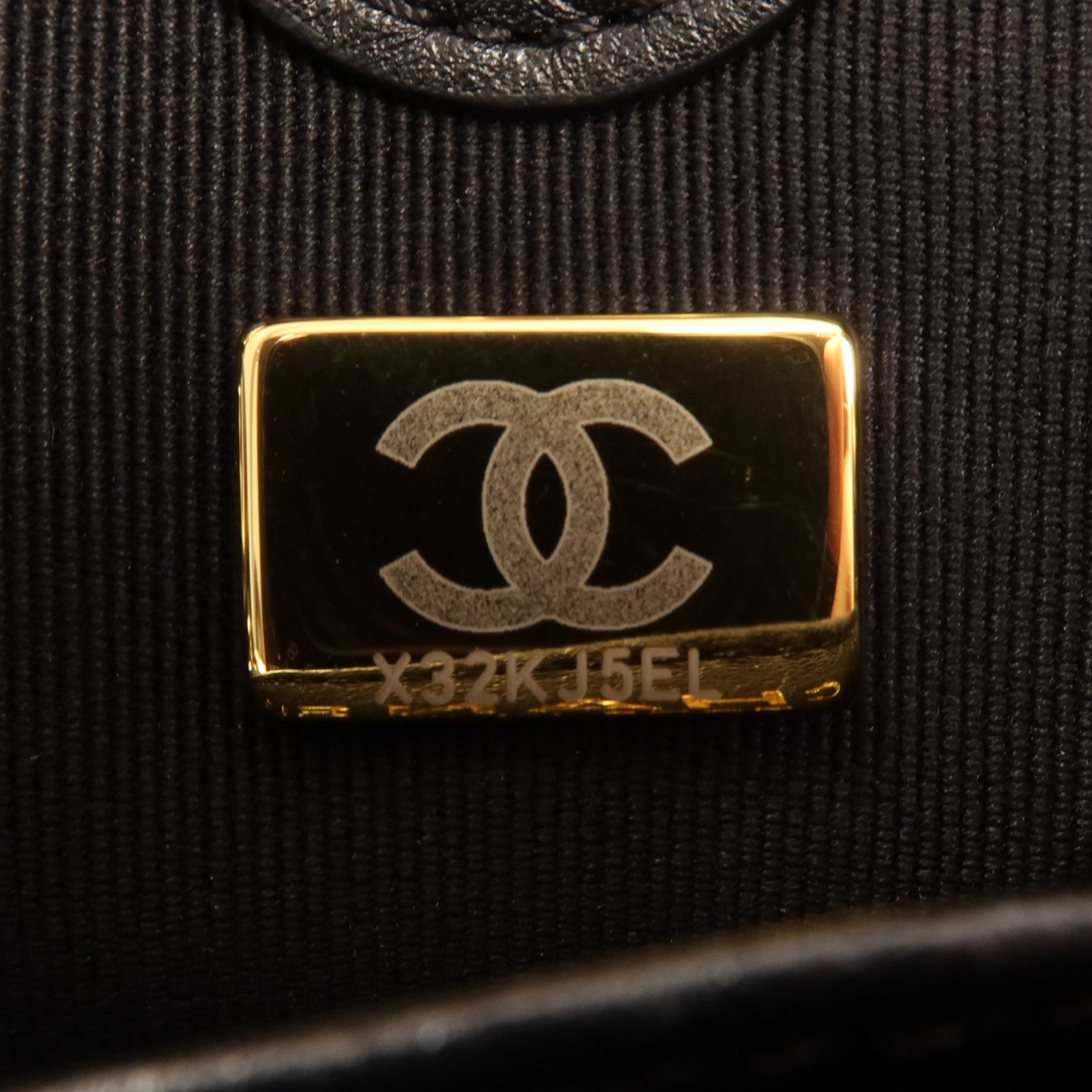 CHANEL 牛皮皮革Backpack金扣鏈帶背包