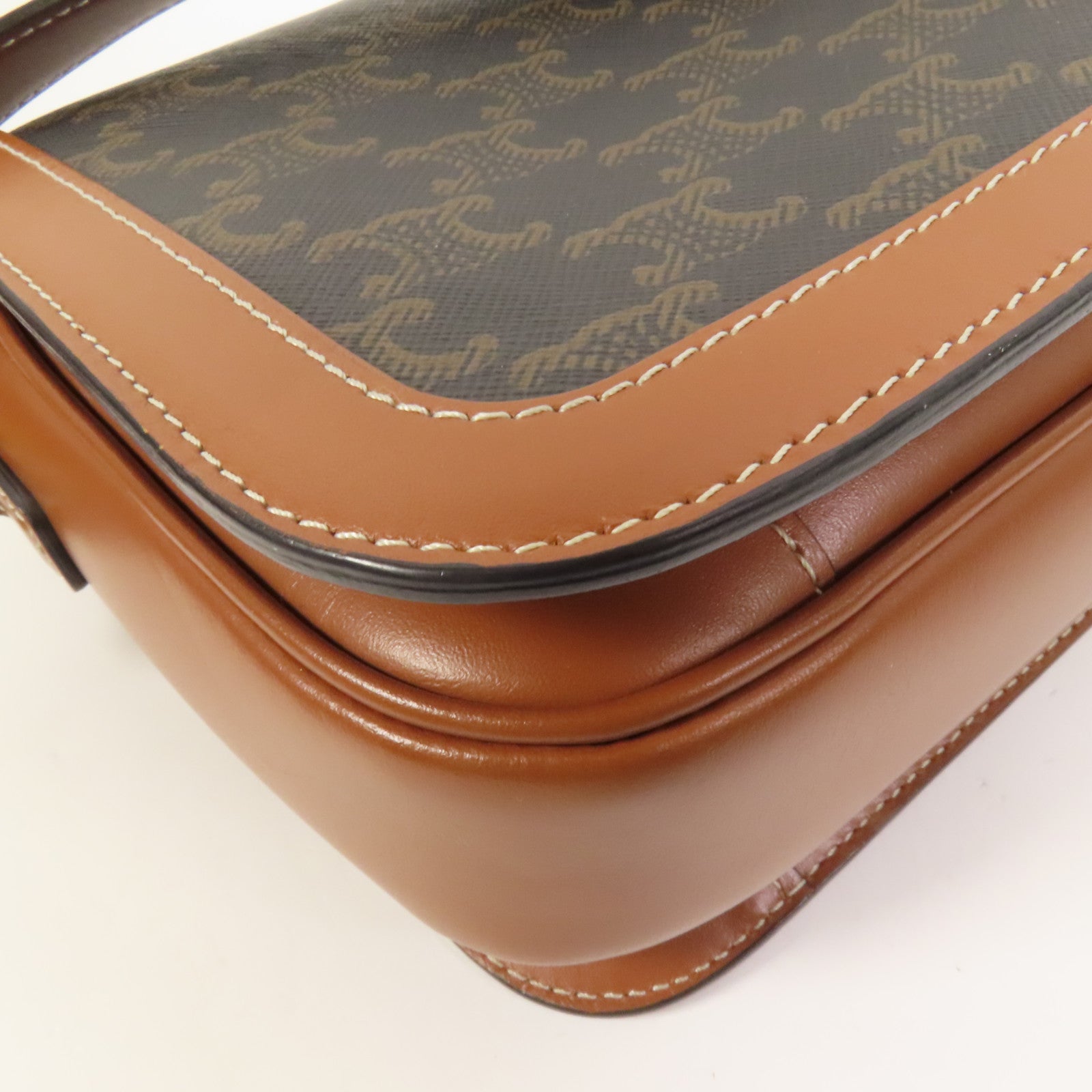 CELINE 塗層帆布/牛皮皮革Classique Triomphe Bag金扣肩背袋