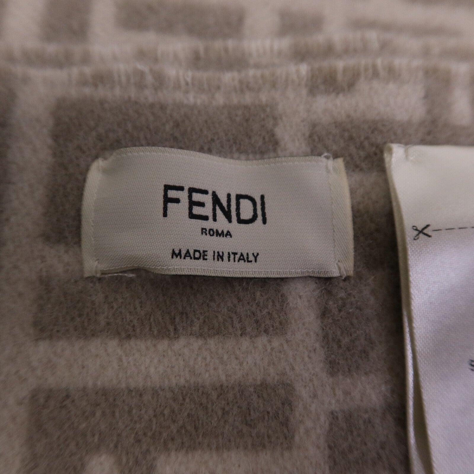 FENDI 羊毛FF Roma頸巾