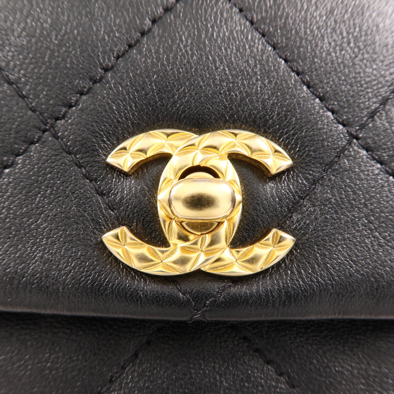 CHANEL 牛皮皮革Backpack金扣鏈帶背包