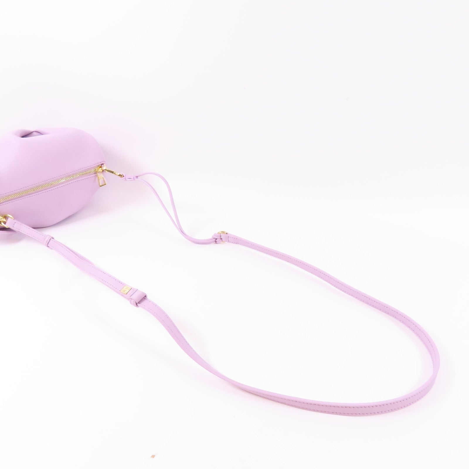 LOEWE 牛皮皮革Elephant Bag金扣肩背袋