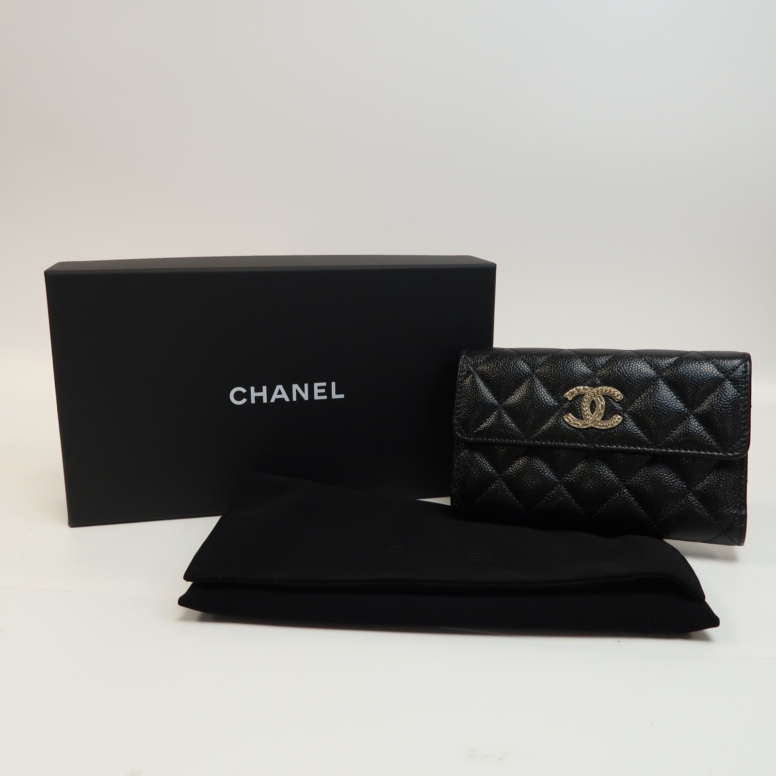 CHANEL 菱格Caviar皮革Wallet金扣長錢包黑色