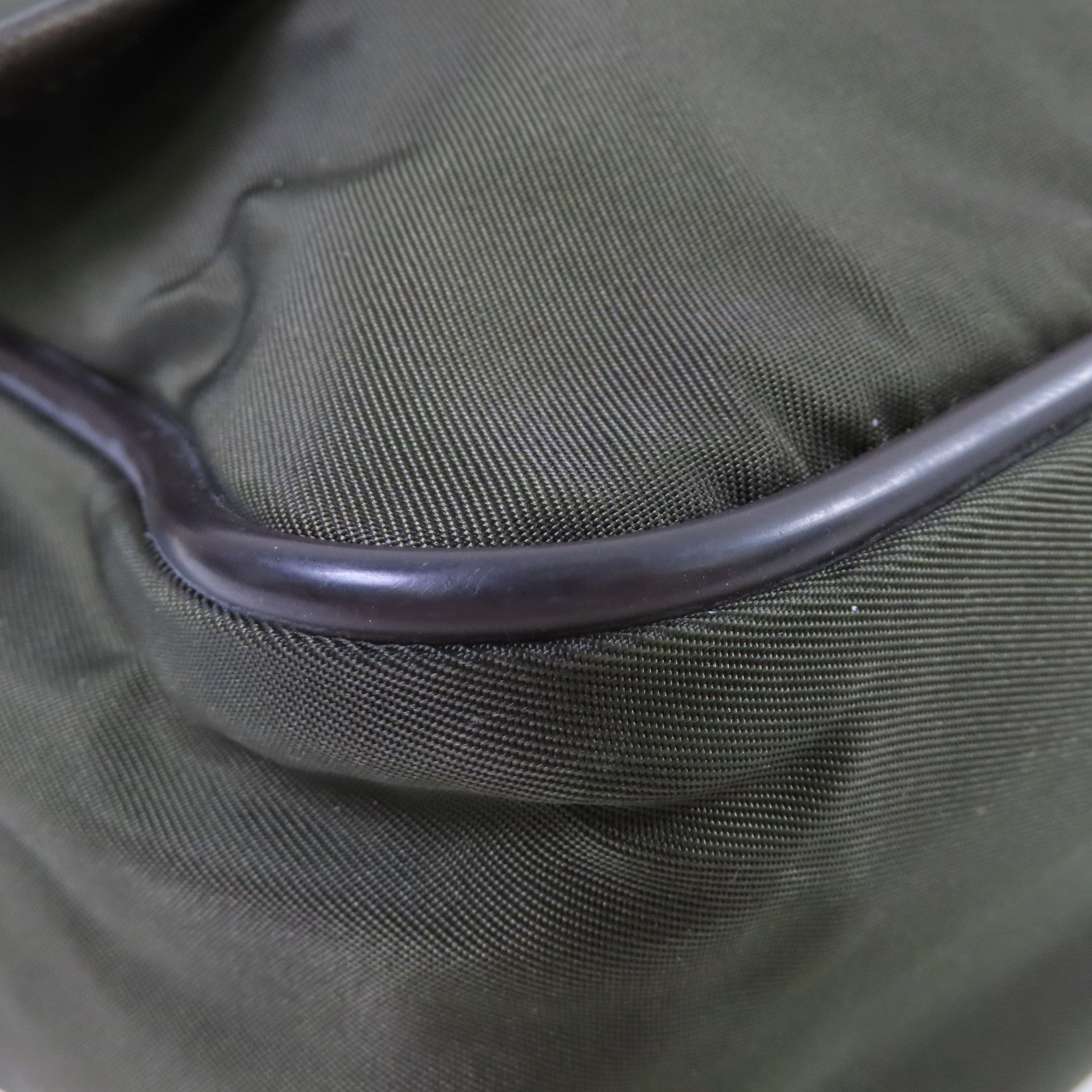 PRADA 尼龍Messenger Bag銀扣肩背袋軍綠色