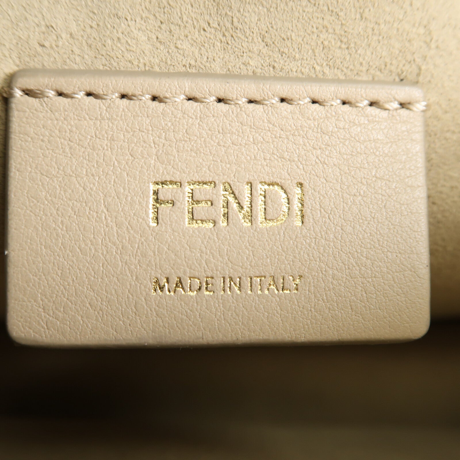 FENDI 牛皮皮革KAN I金扣鏈帶肩背袋