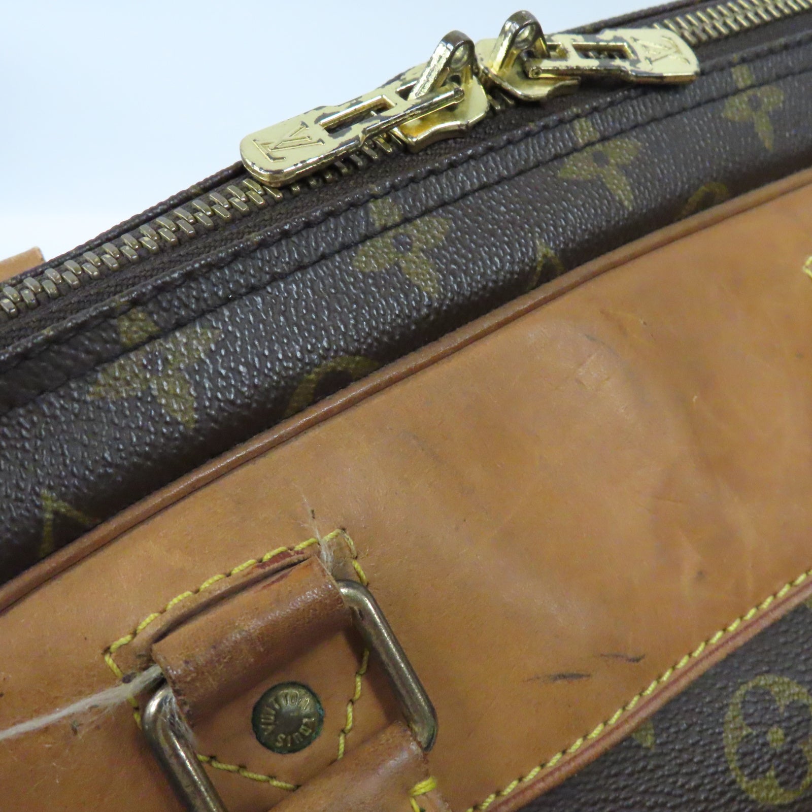 LOUIS VUITTON 【激減優惠】Monogram Evasion Hand Bag金扣手挽袋啡色