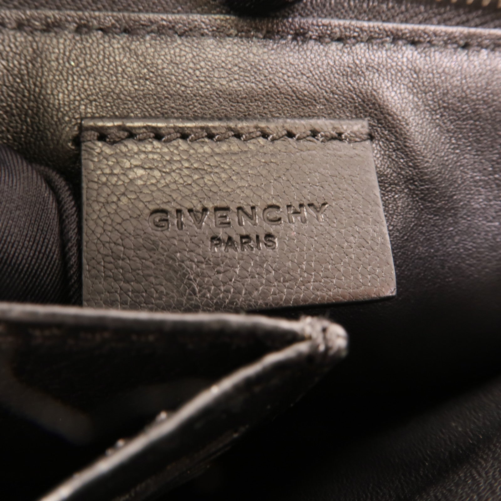 GIVENCHY 山羊皮革Antigona Crossbody Bag肩背袋
