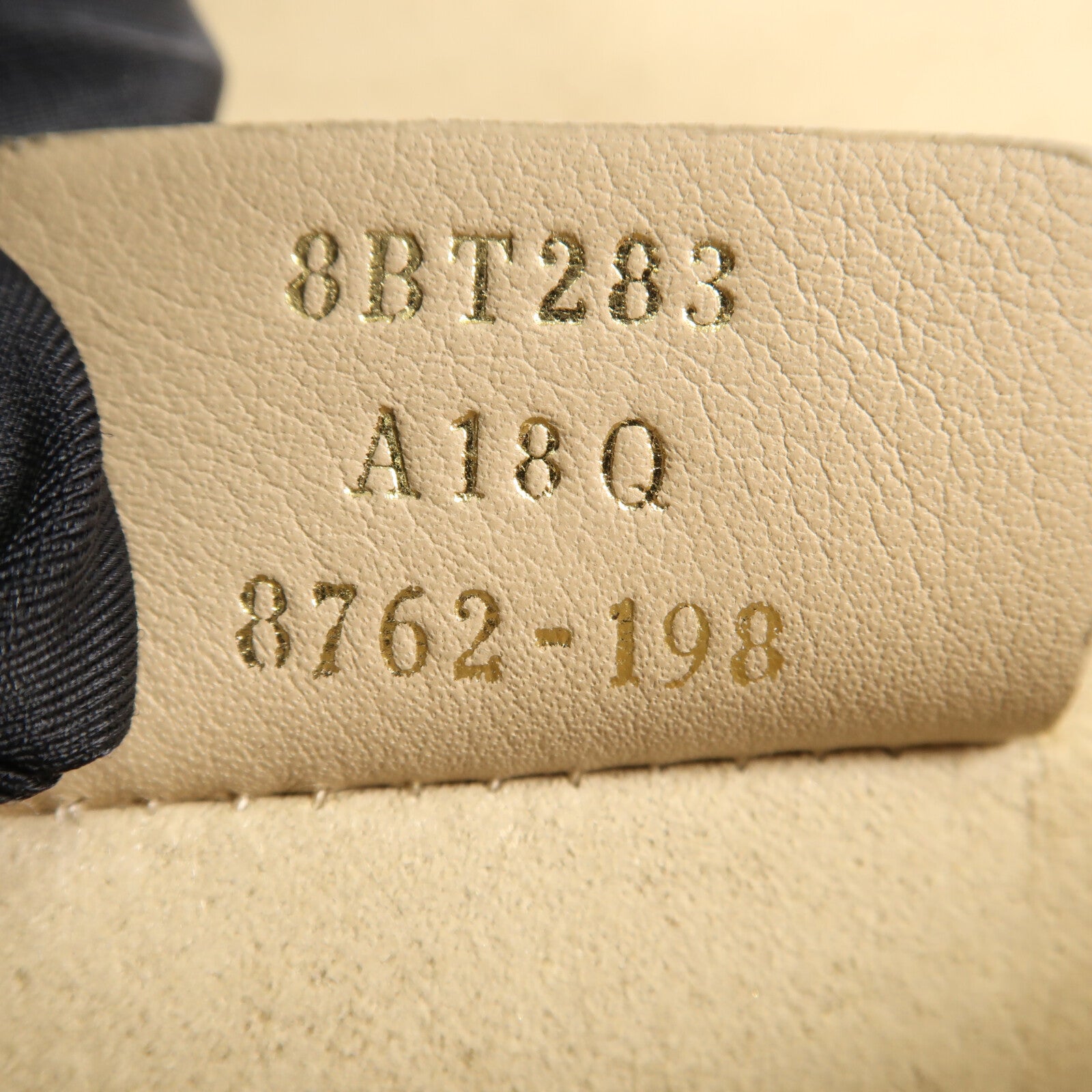 FENDI 牛皮皮革KAN I金扣鏈帶肩背袋