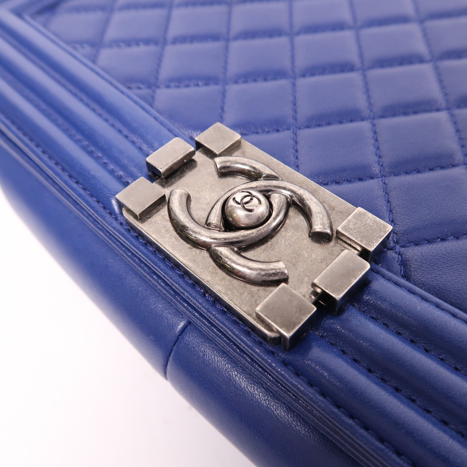 CHANEL 【激減優惠】羊皮皮革Boy 28鏈帶肩背袋