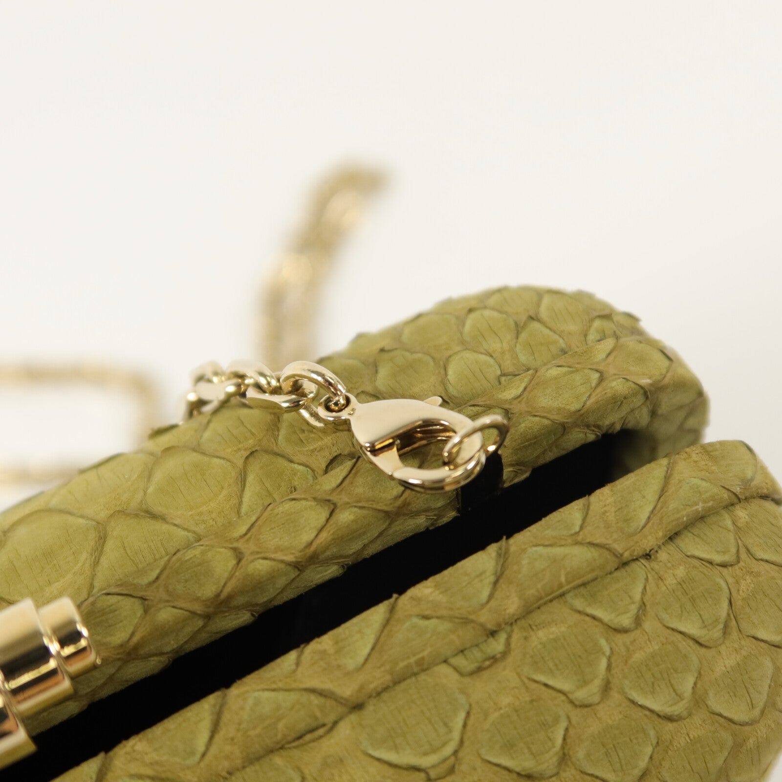 GIVENCHY 蛇皮皮革Clutch With Chain鏈帶肩背袋