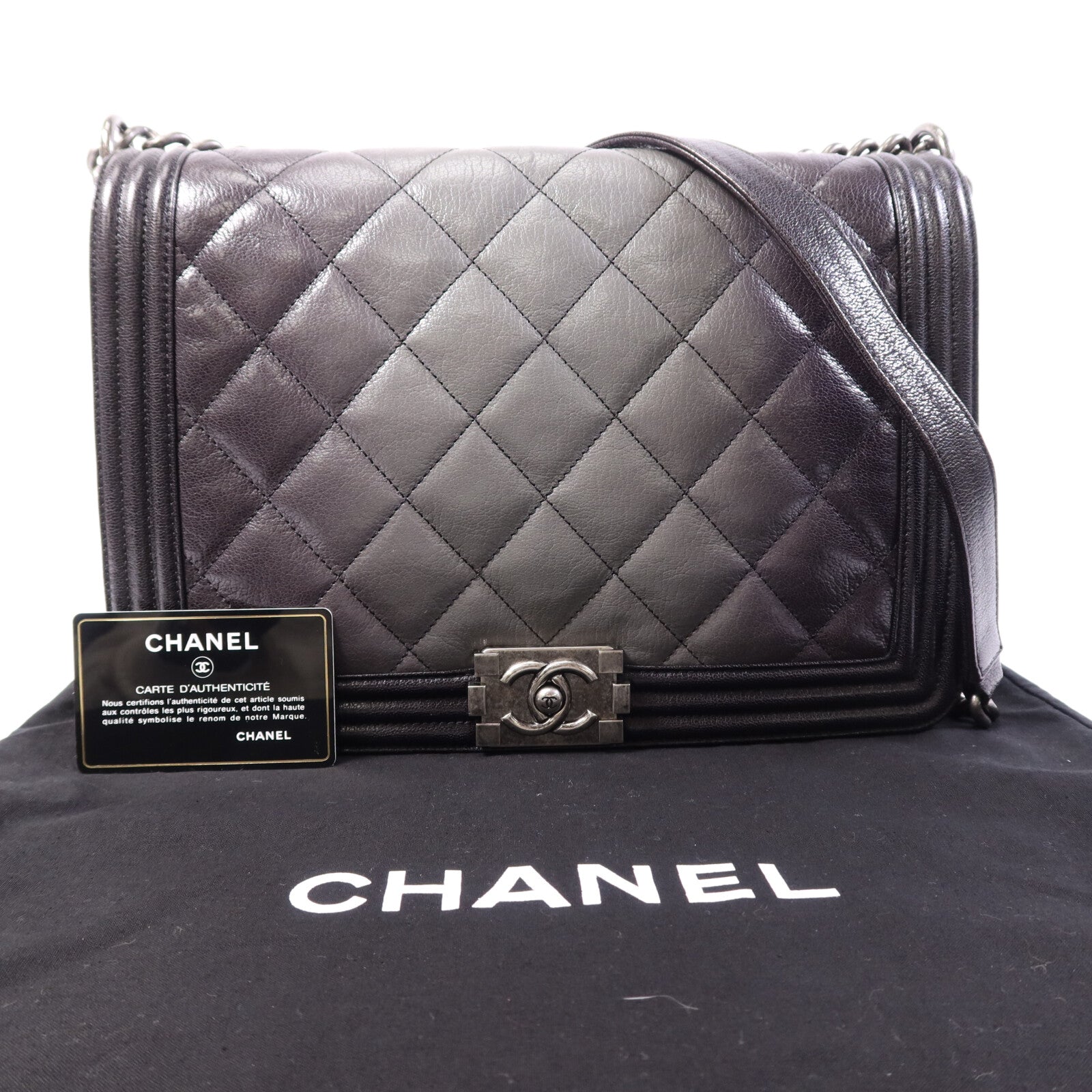 CHANEL 牛皮皮革Boy 30銀扣鏈帶肩背袋