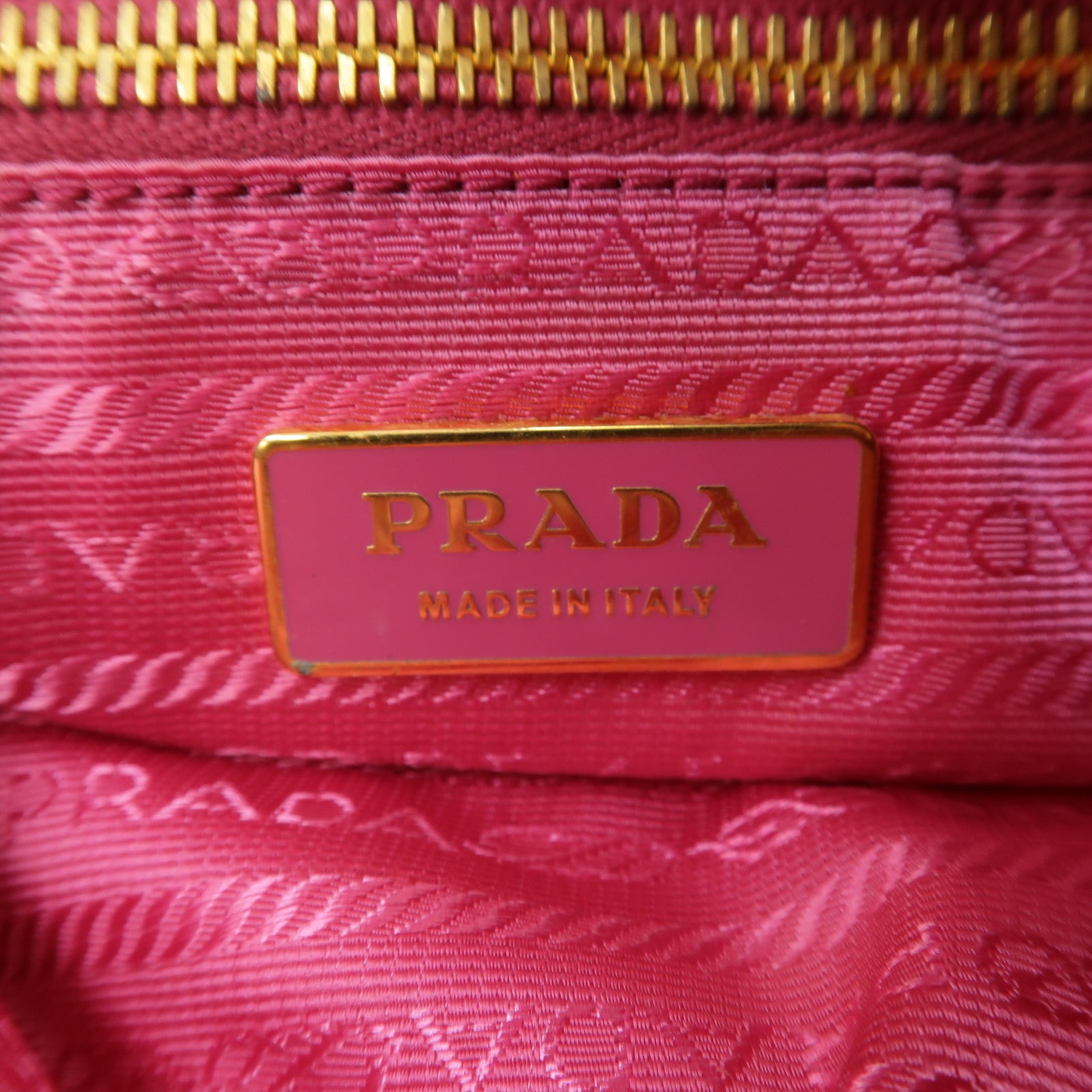 PRADA 尼龍Shoulder Bag金扣肩背袋粉紅色