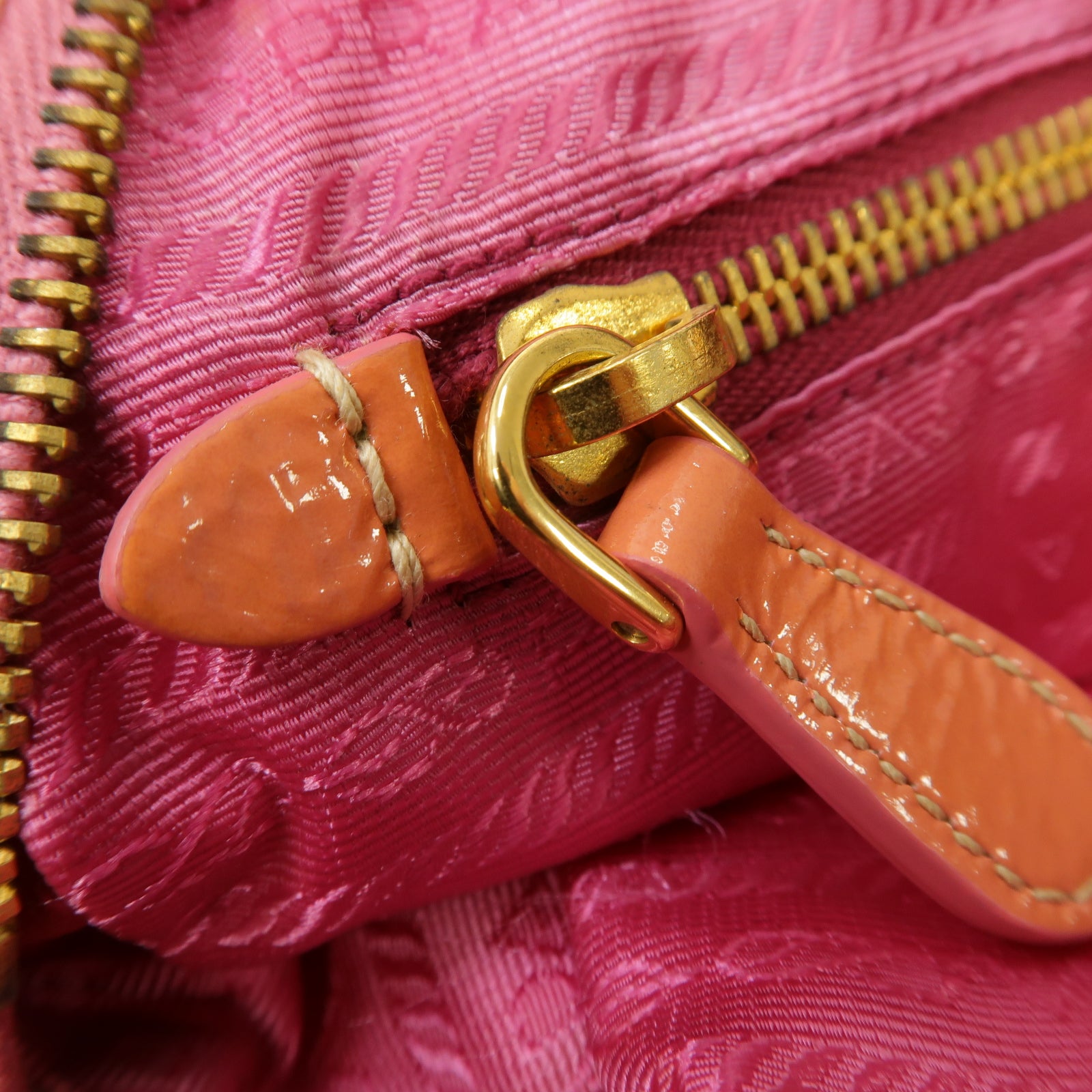PRADA 尼龍Shoulder Bag金扣肩背袋粉紅色