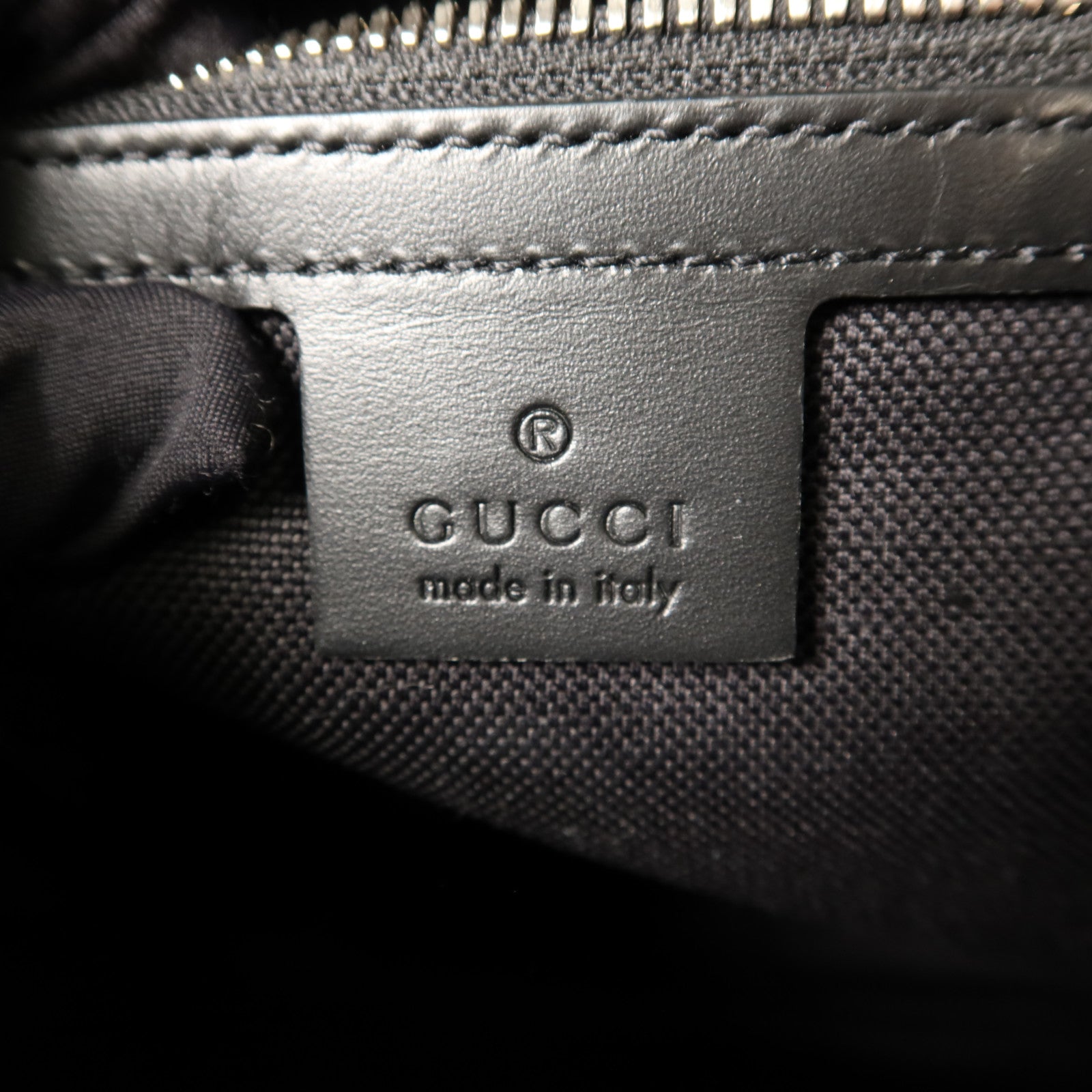 GUCCI 塗層帆布Shoulder Bag銀扣肩背袋