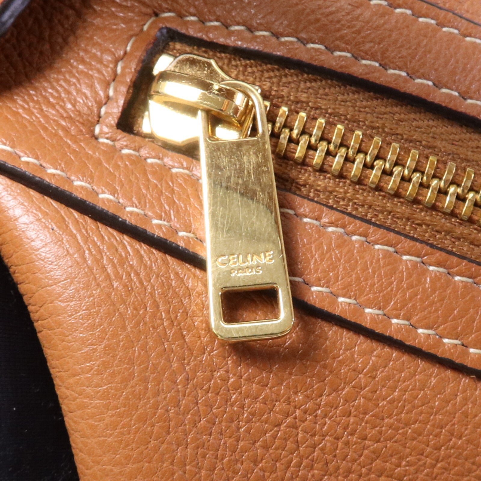 CELINE 牛皮皮革Heloise Bag金扣肩背袋