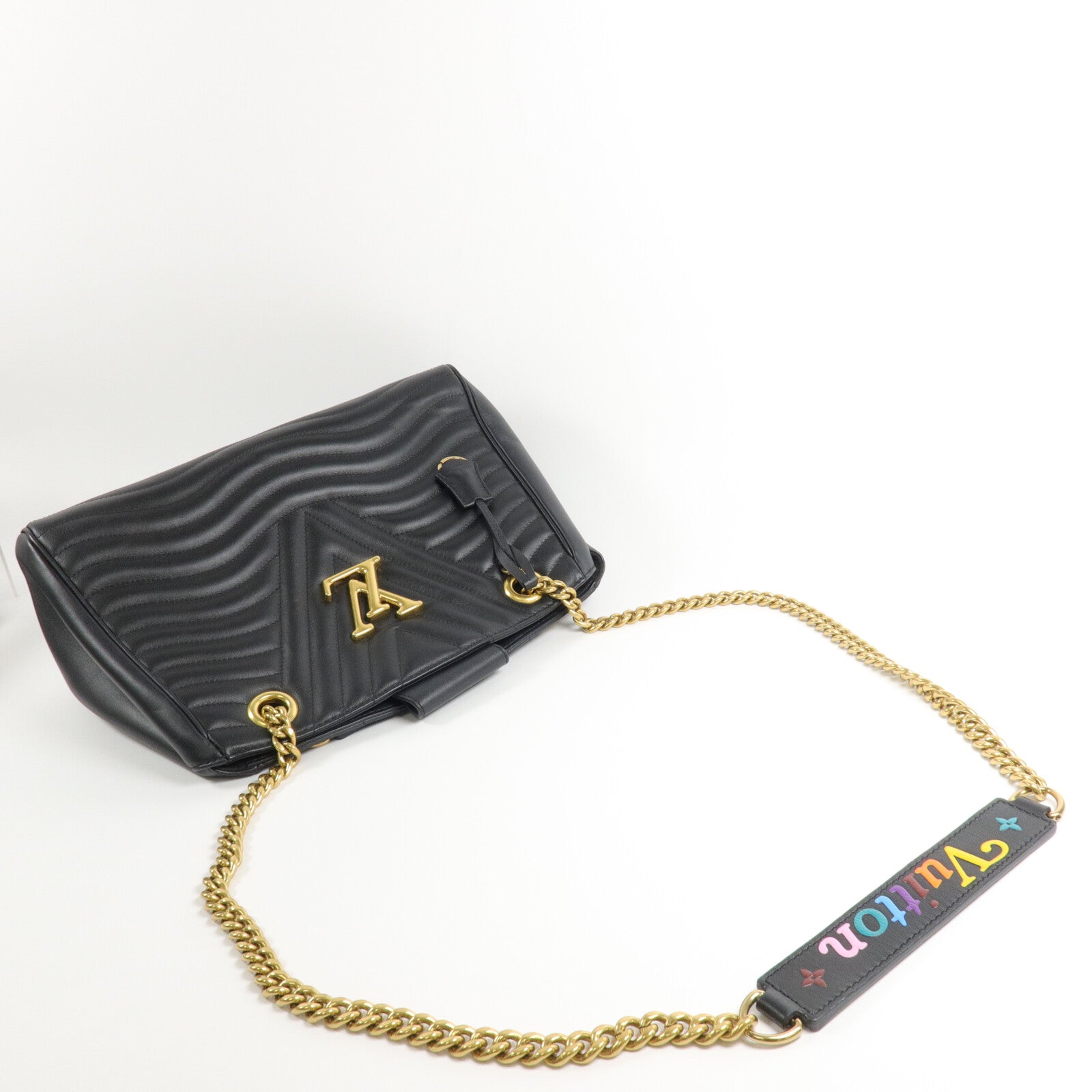 LOUIS VUITTON 牛皮皮革New Wave Chain Tote鏈帶肩背袋