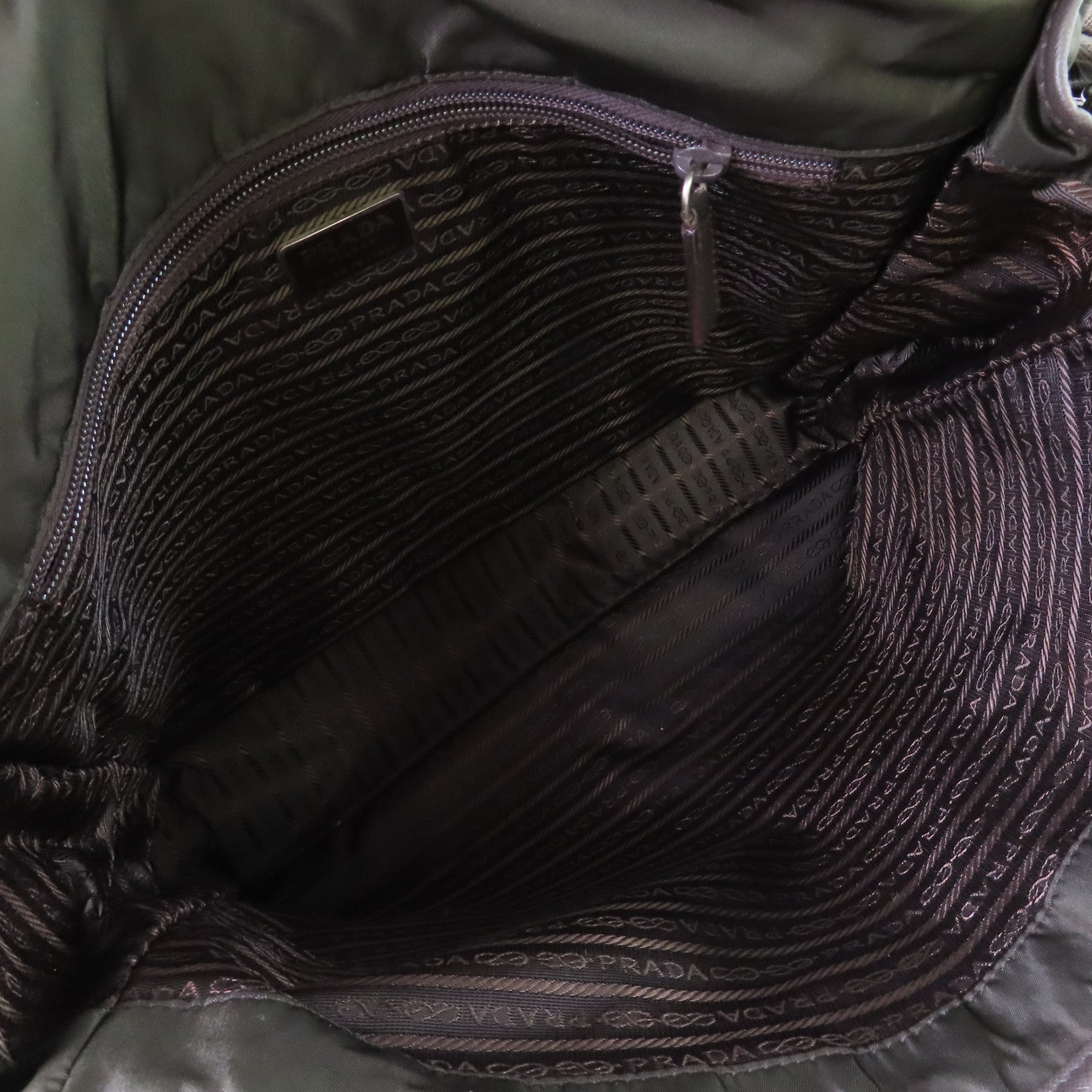PRADA 尼龍Messenger Bag銀扣肩背袋軍綠色