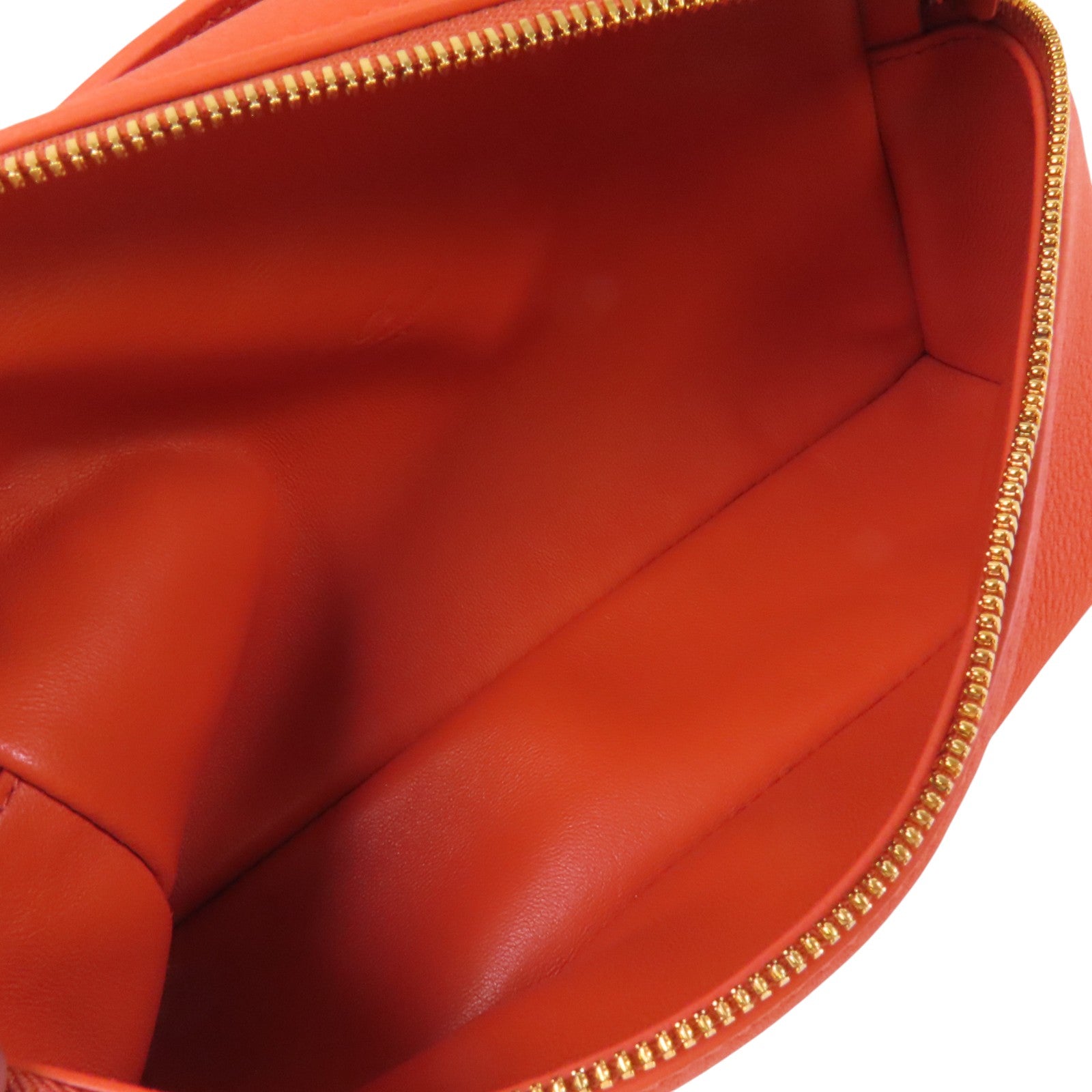 Loro Piana 牛皮皮革Extra Clutch L19金扣手挽袋
