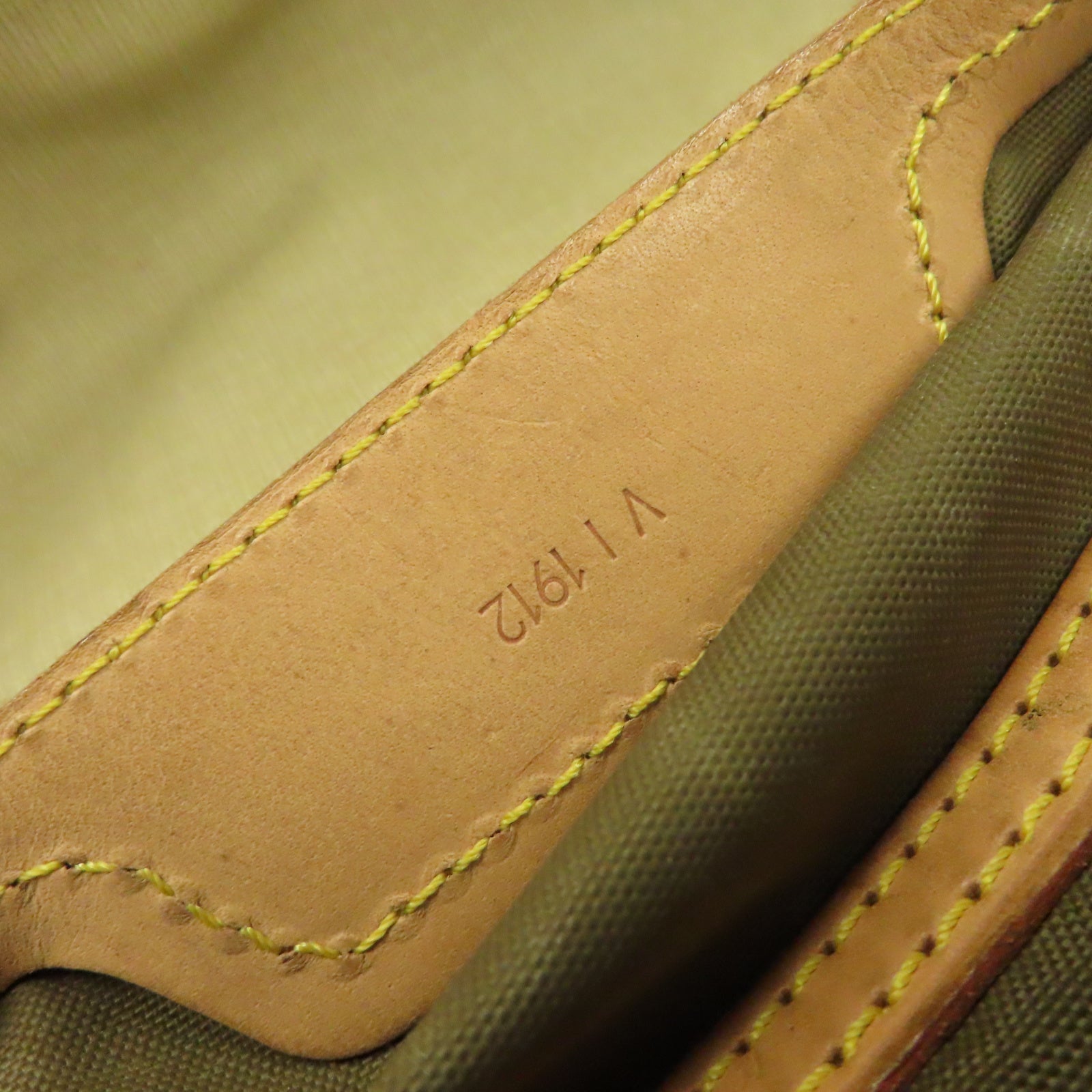 LOUIS VUITTON 【激減優惠】Monogram Evasion Hand Bag金扣手挽袋啡色