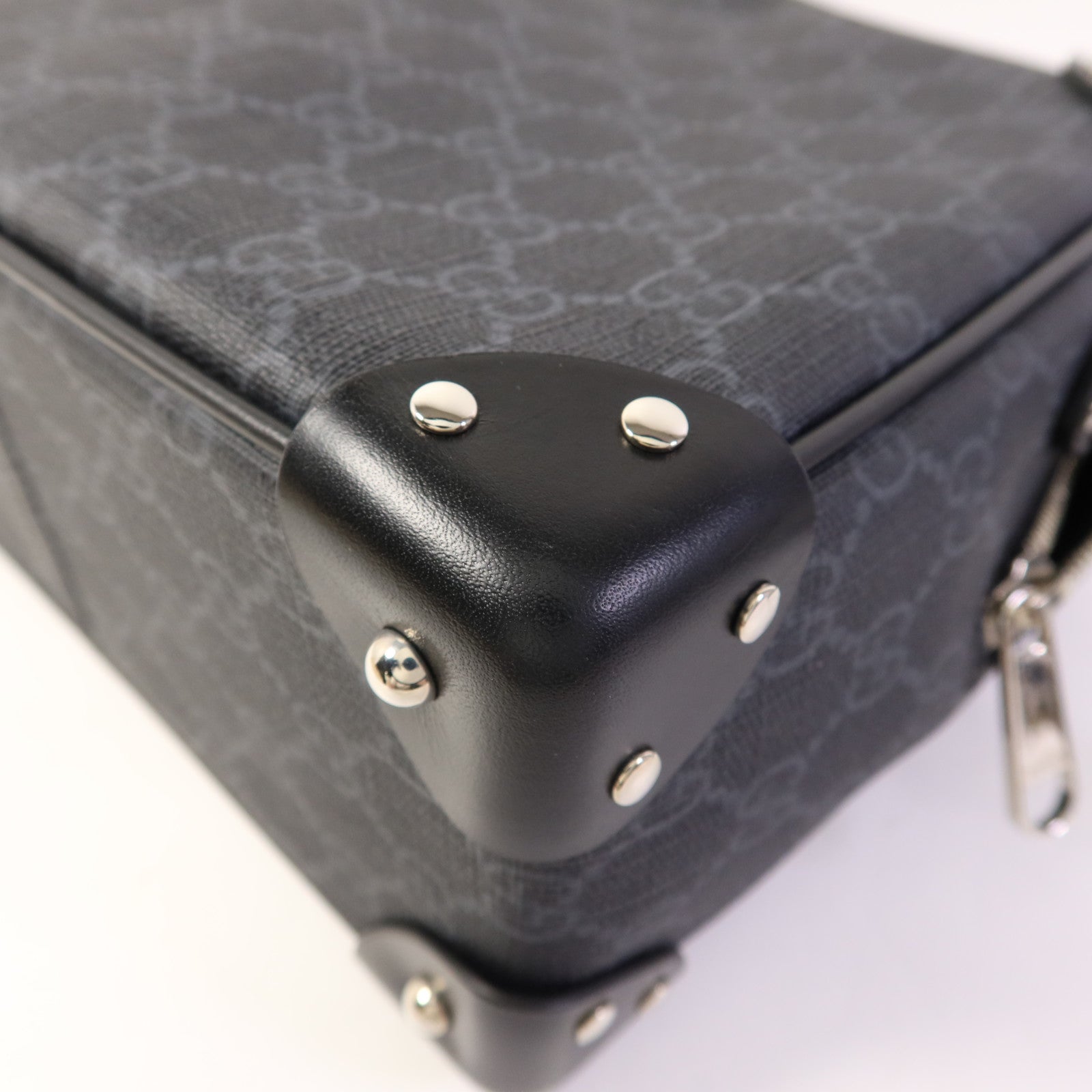 GUCCI 塗層帆布Shoulder Bag銀扣肩背袋