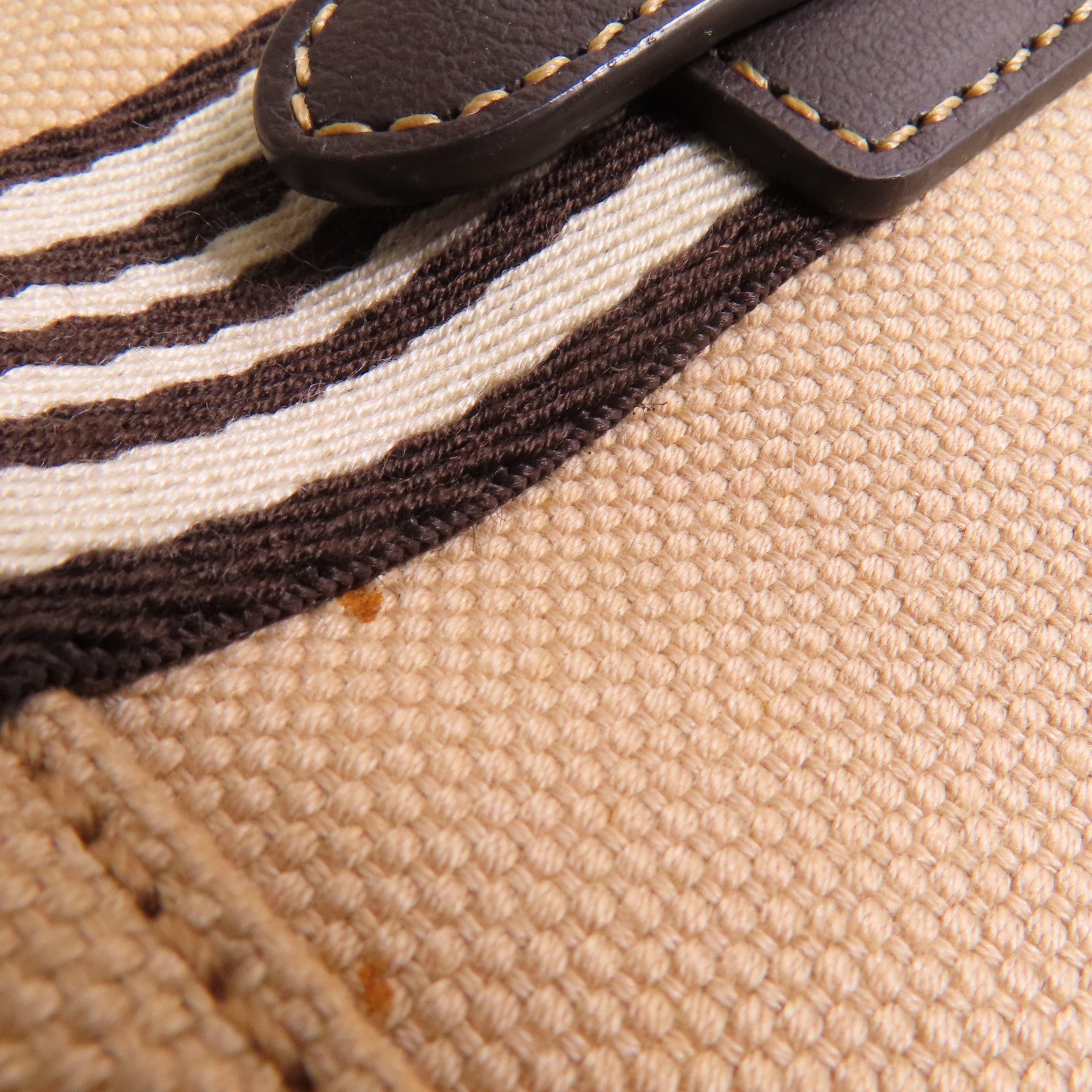 BURBERRY 帆布Shoulder Bag銀扣肩背袋