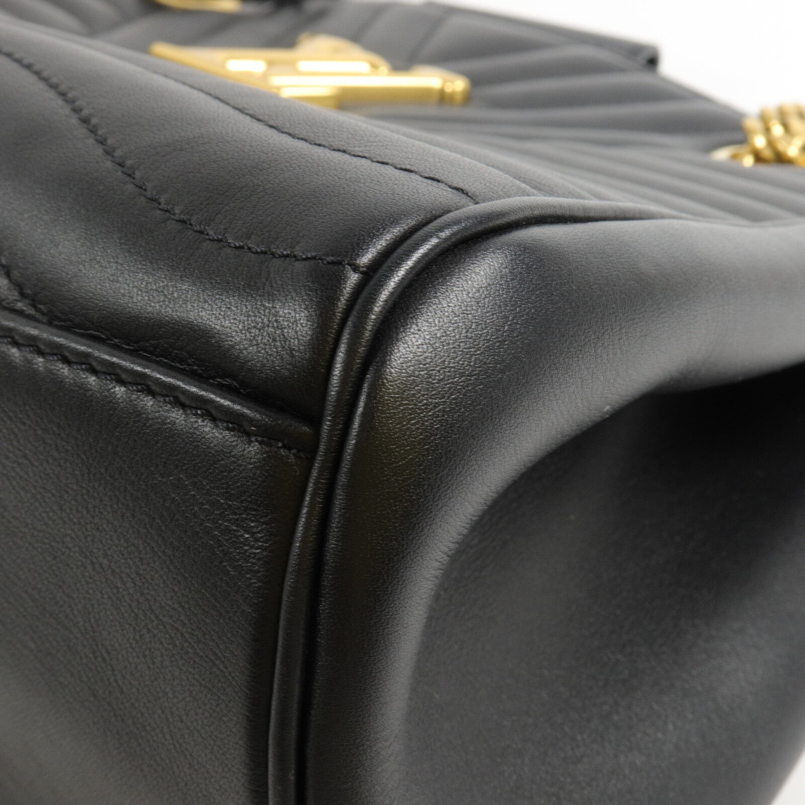 LOUIS VUITTON 牛皮皮革New Wave Chain Tote鏈帶肩背袋