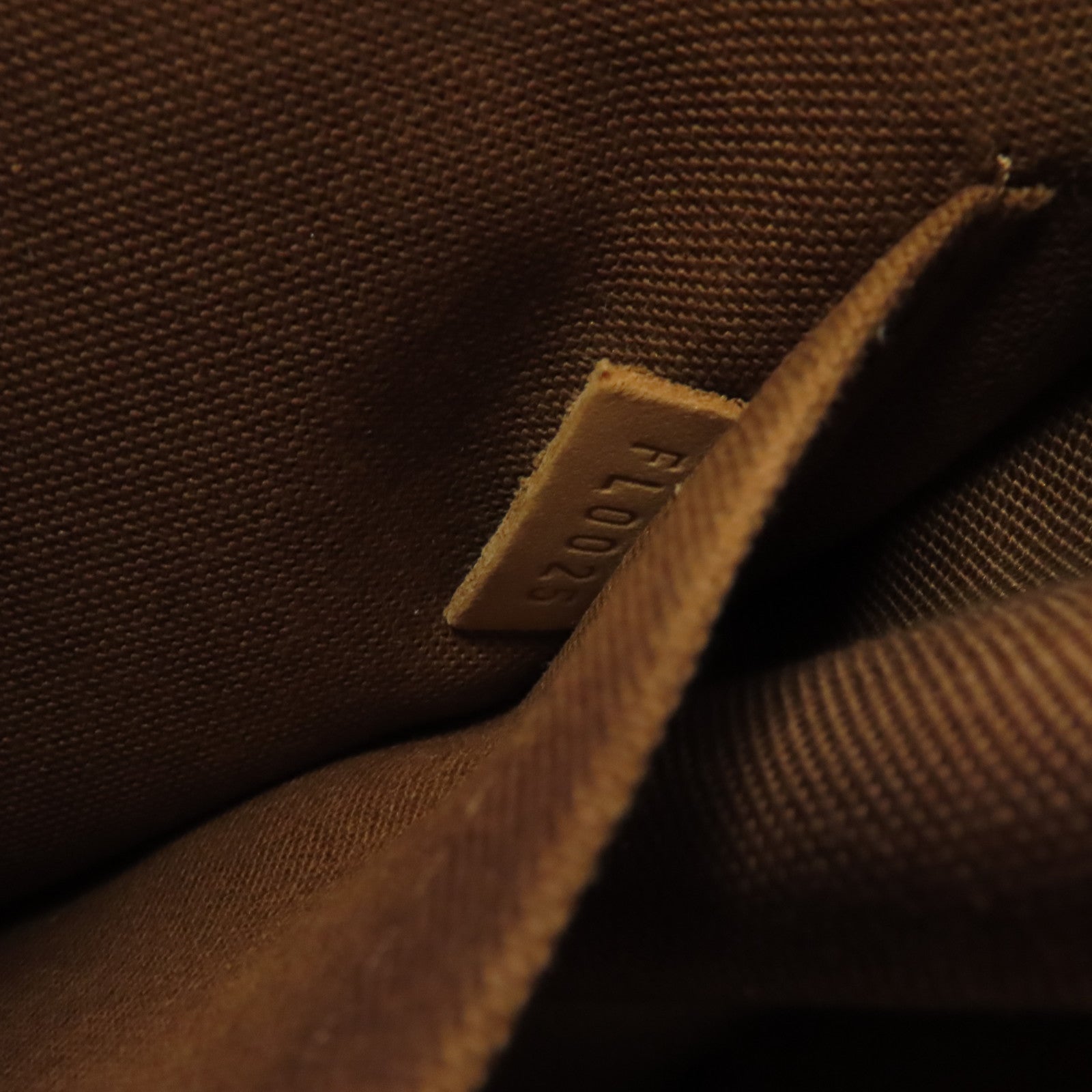 LOUIS VUITTON Monogram Popincourt Haut金扣肩背袋啡色