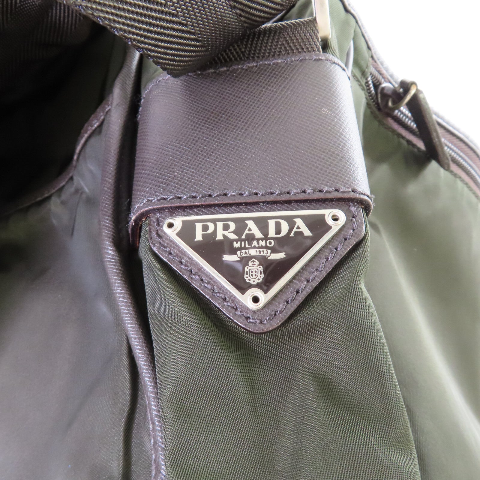 PRADA 尼龍Messenger Bag銀扣肩背袋軍綠色