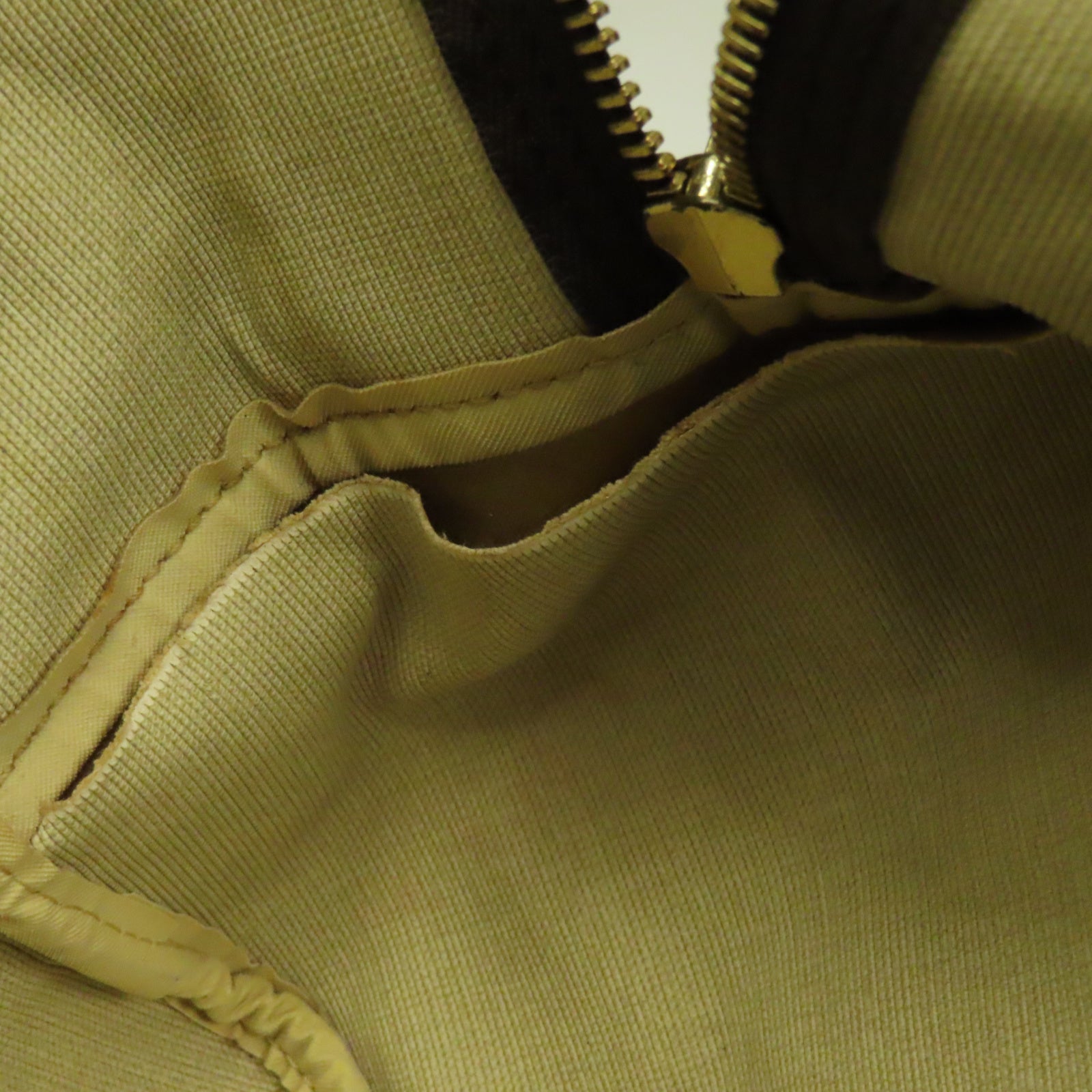 LOUIS VUITTON 【激減優惠】Monogram Evasion Hand Bag金扣手挽袋啡色