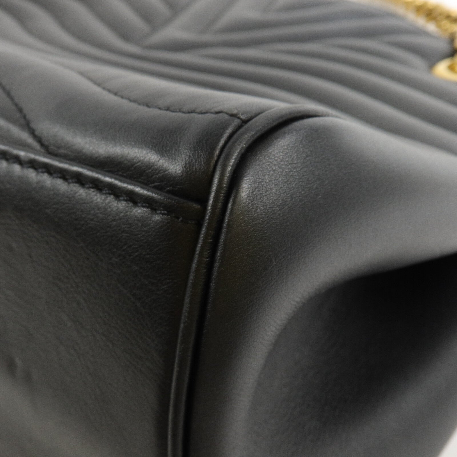 LOUIS VUITTON 牛皮皮革New Wave Chain Tote鏈帶肩背袋