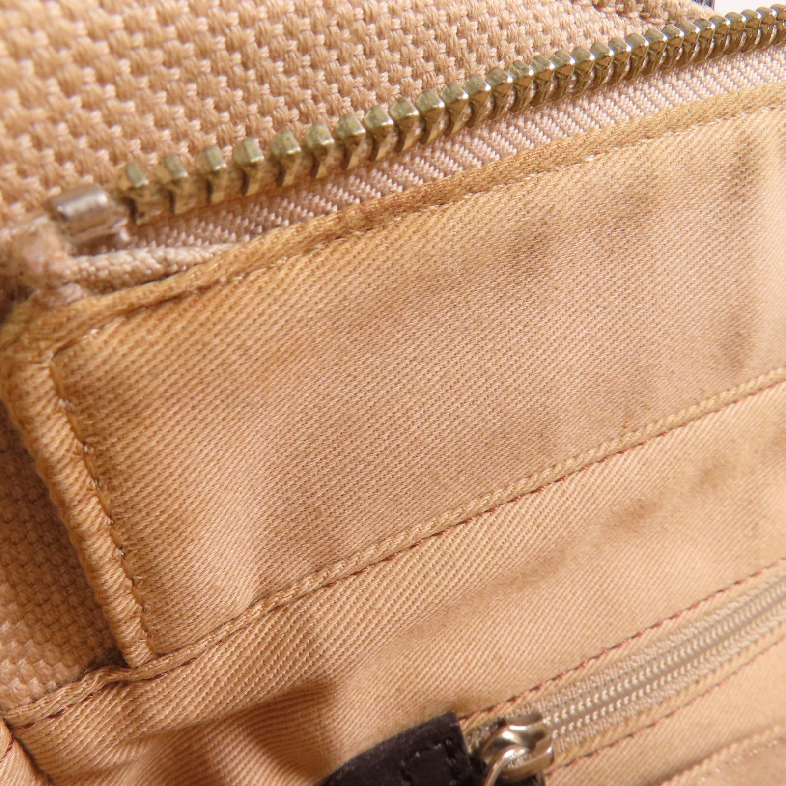 BURBERRY 帆布Shoulder Bag銀扣肩背袋