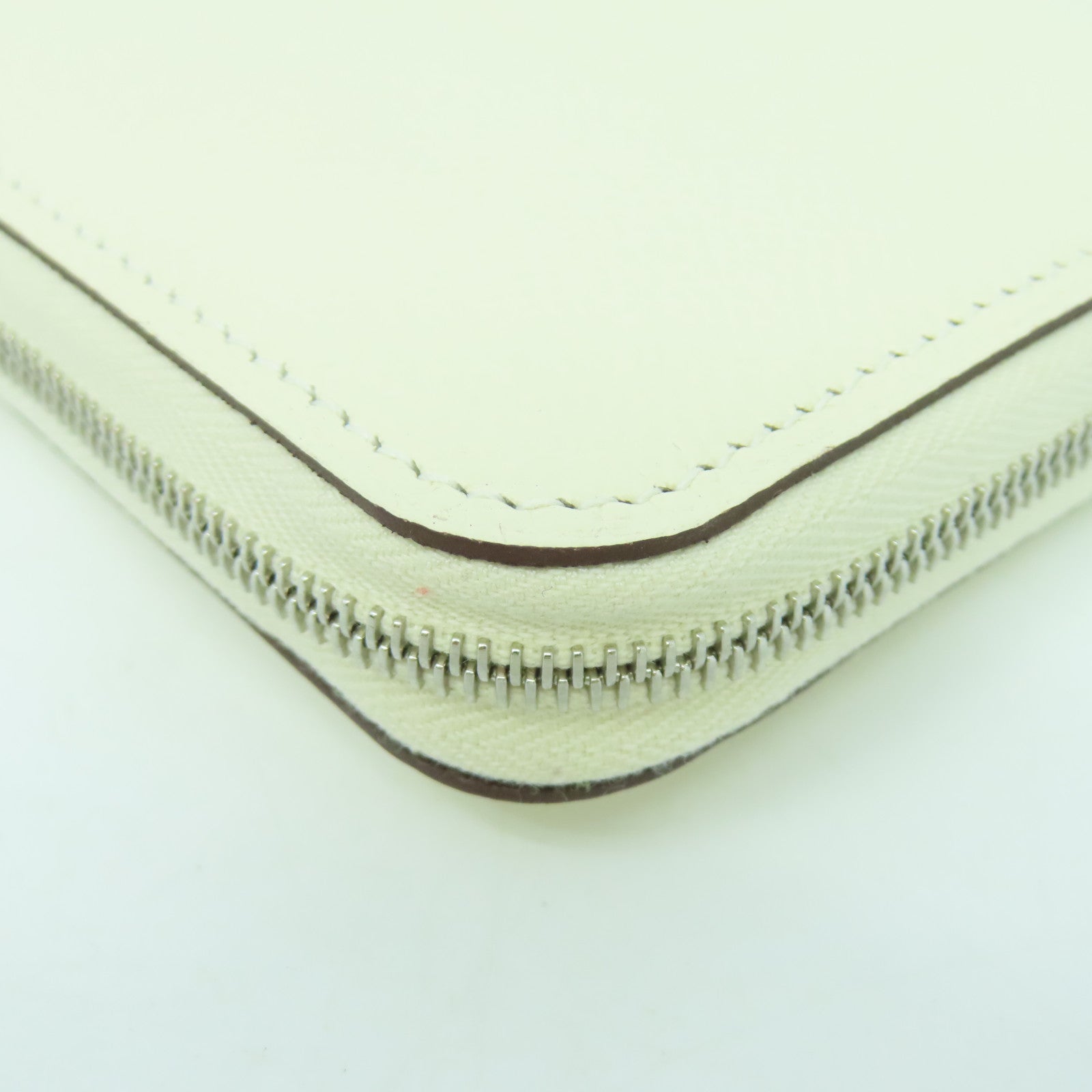 HERMES Epsom皮革Silk In Compact銀扣錢包白色