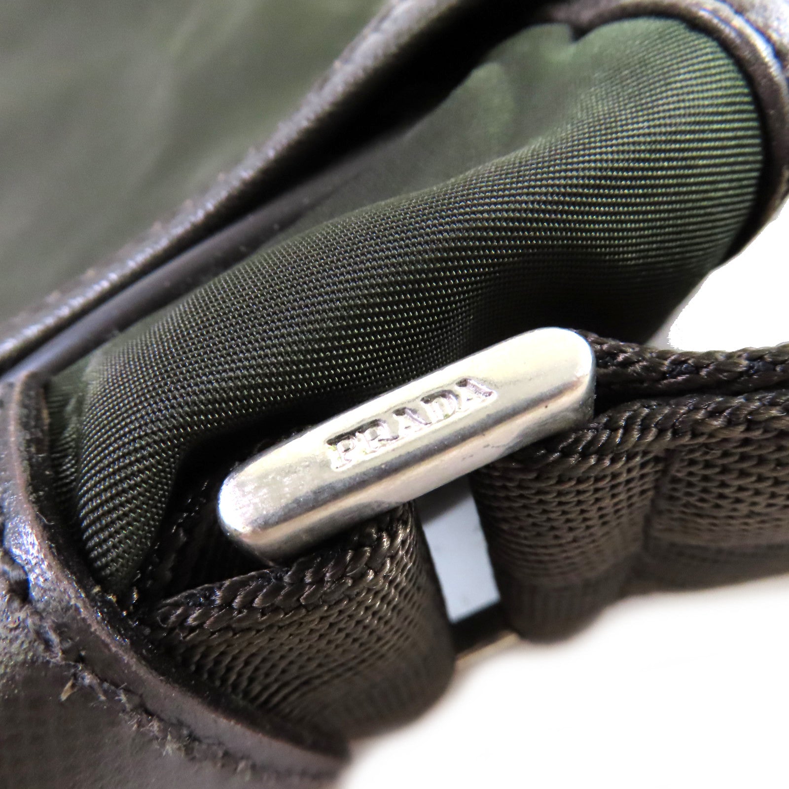 PRADA 尼龍Messenger Bag銀扣肩背袋軍綠色
