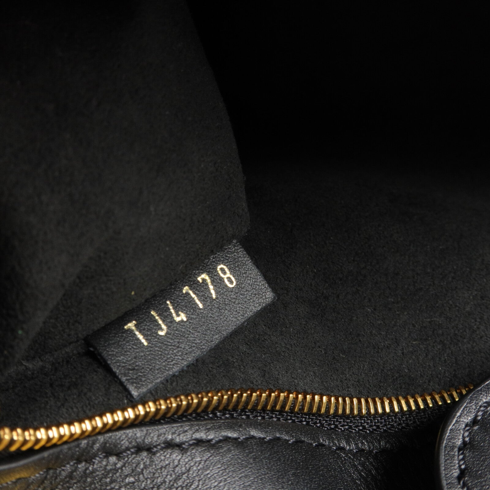 LOUIS VUITTON 牛皮皮革New Wave Chain Tote鏈帶肩背袋