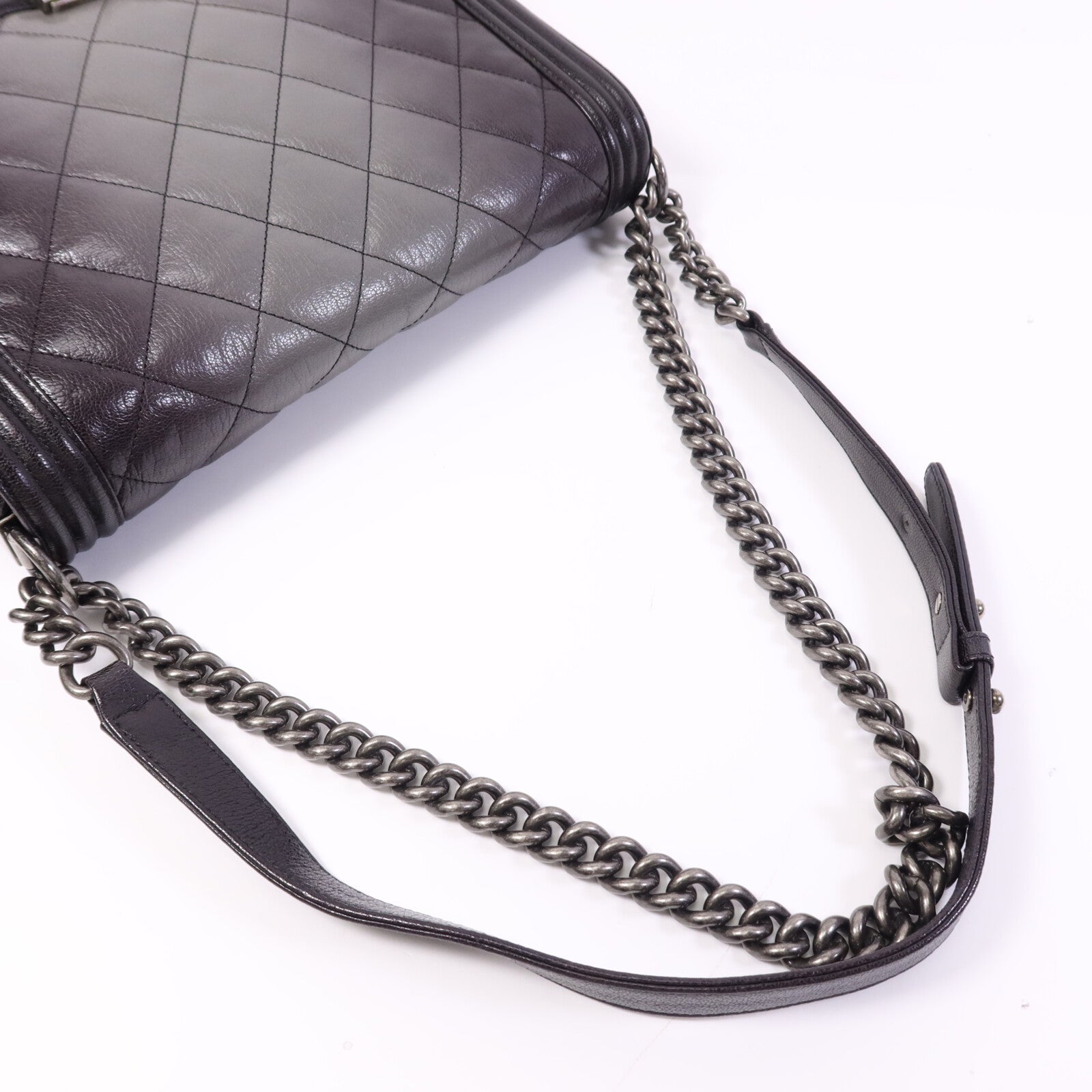 CHANEL 牛皮皮革Boy 30銀扣鏈帶肩背袋