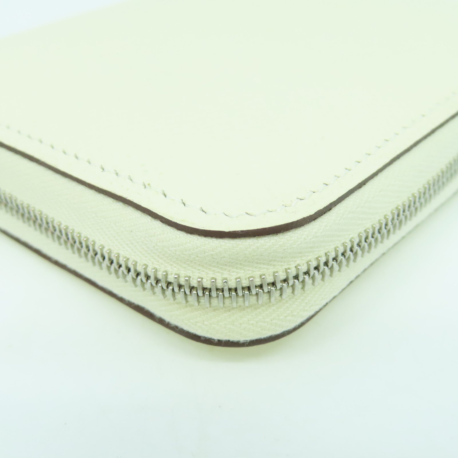HERMES Epsom皮革Silk In Compact銀扣錢包白色
