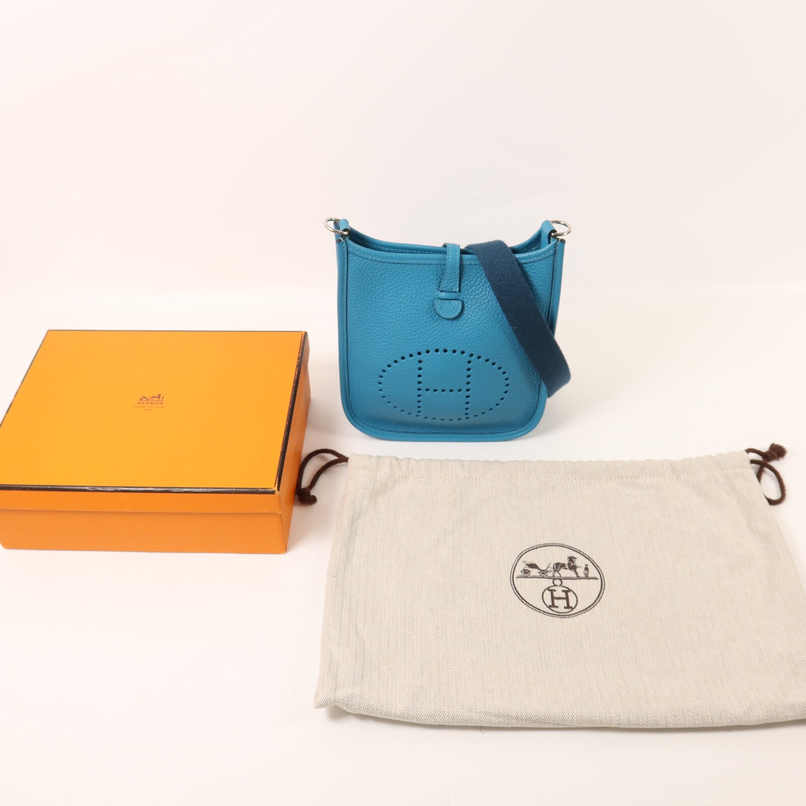 HERMES 【激減優惠】Clemence皮革Evelyne TPM銀扣肩背袋Bleu Paon