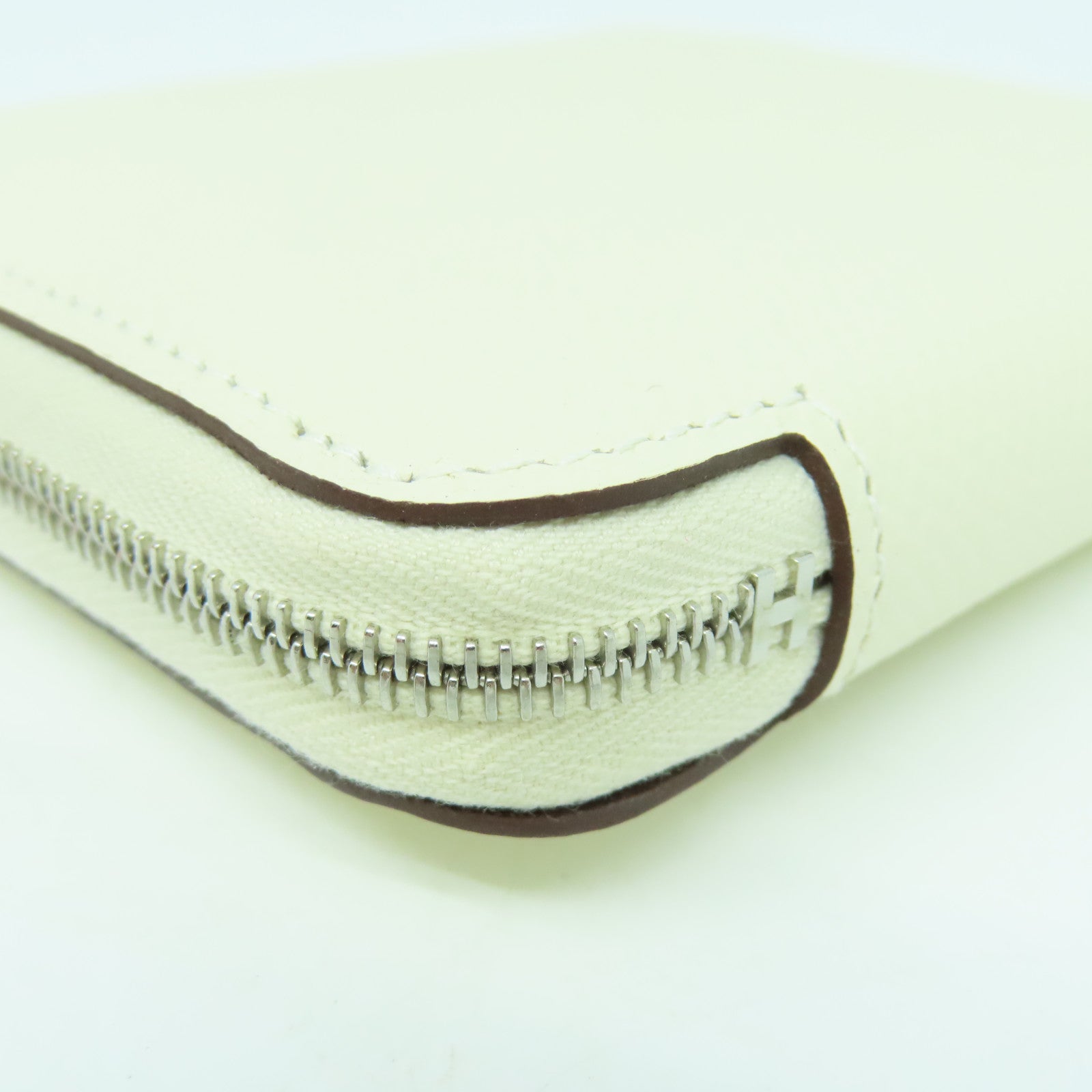HERMES Epsom皮革Silk In Compact銀扣錢包白色
