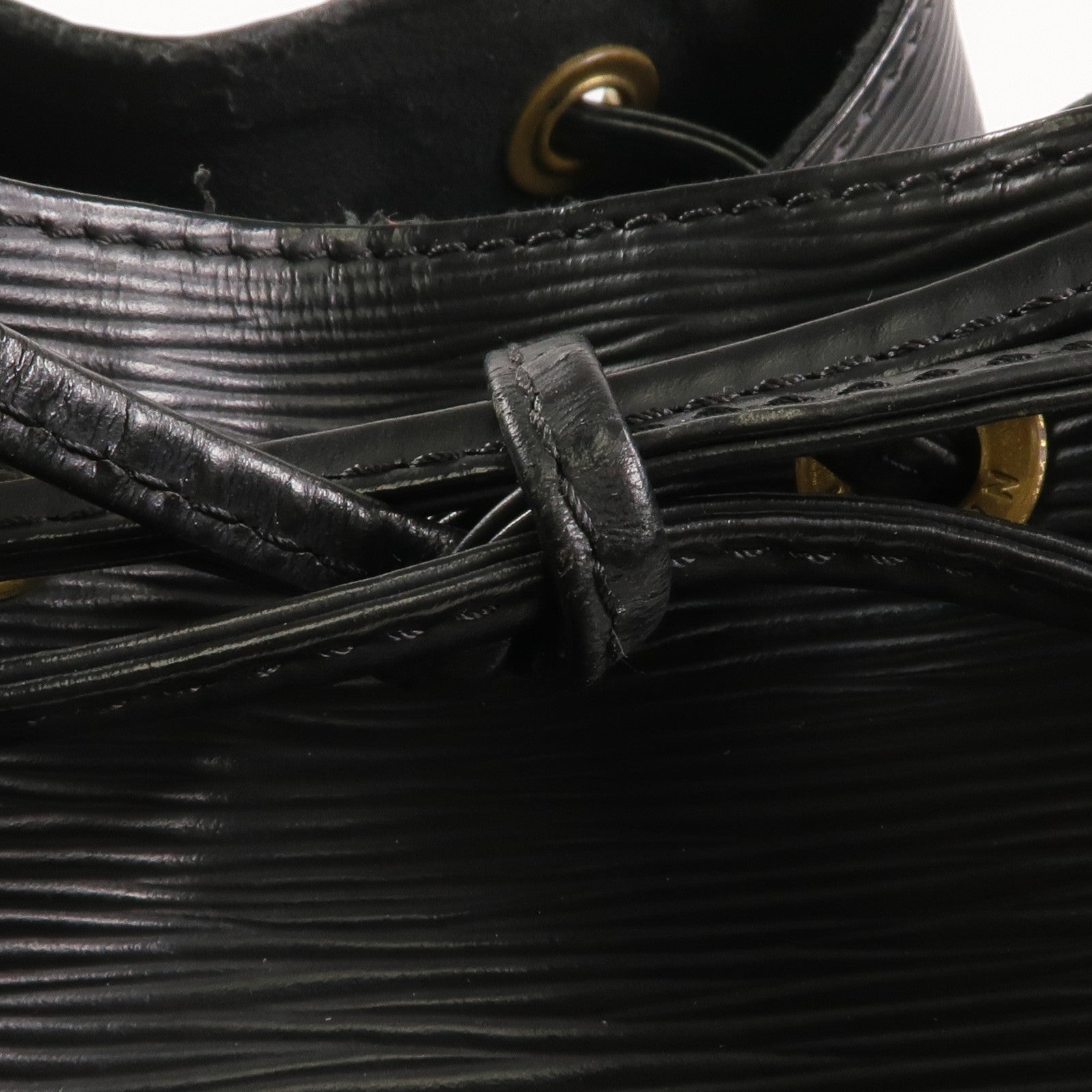 LOUIS VUITTON Epi Petit Noe金扣肩背袋
