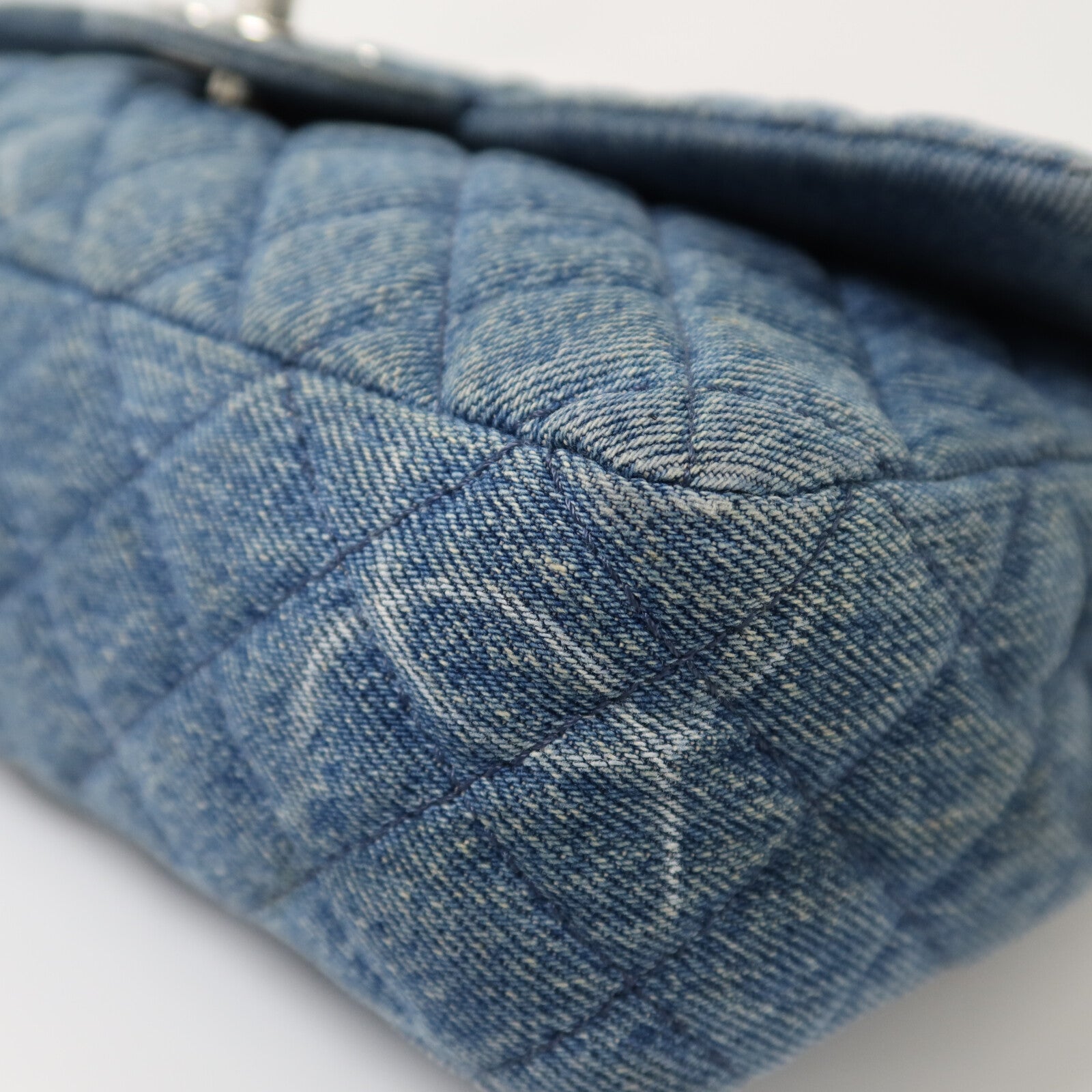 CHANEL 牛仔布Classic 25銀扣鏈帶肩背袋