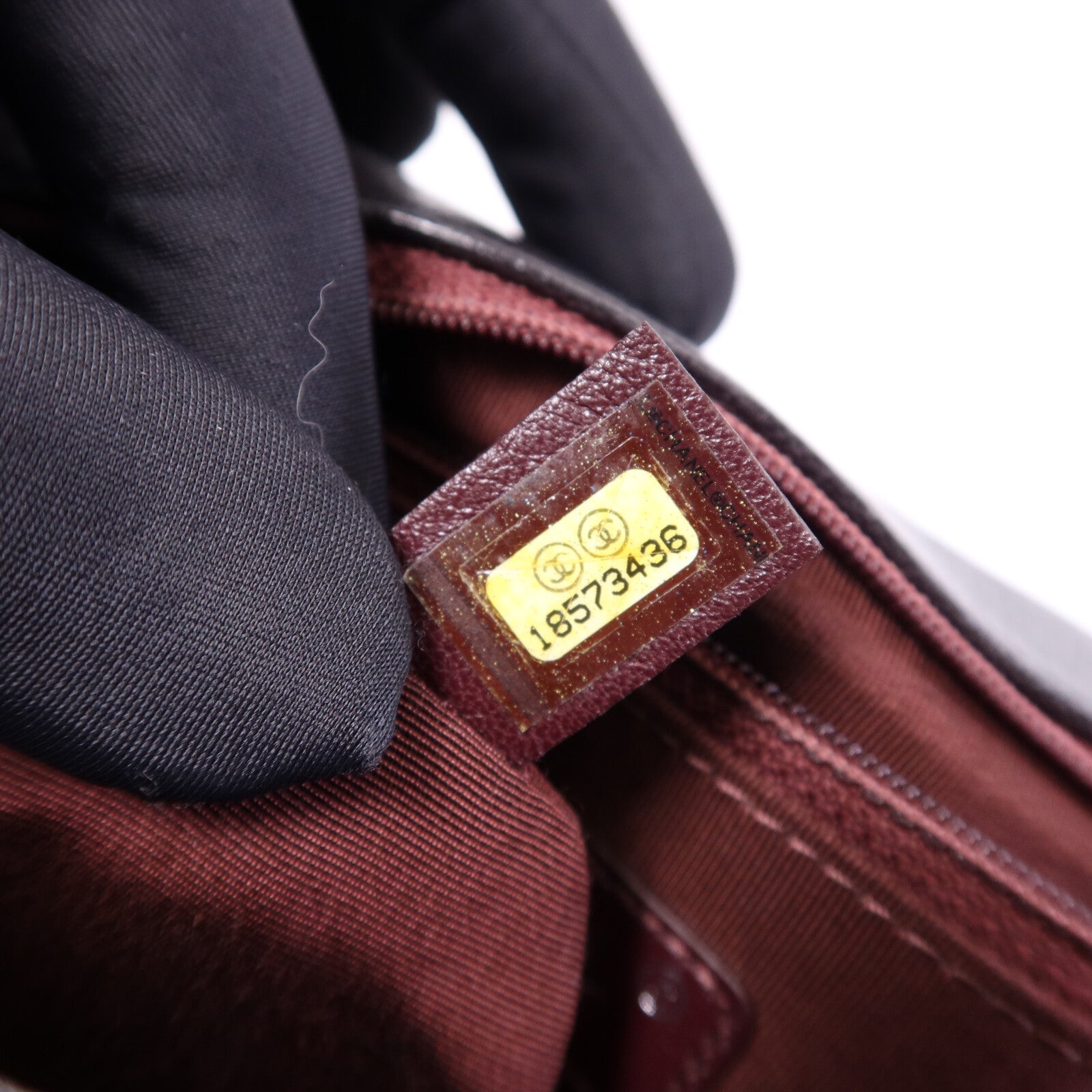 CHANEL 牛皮皮革Boy 30銀扣鏈帶肩背袋