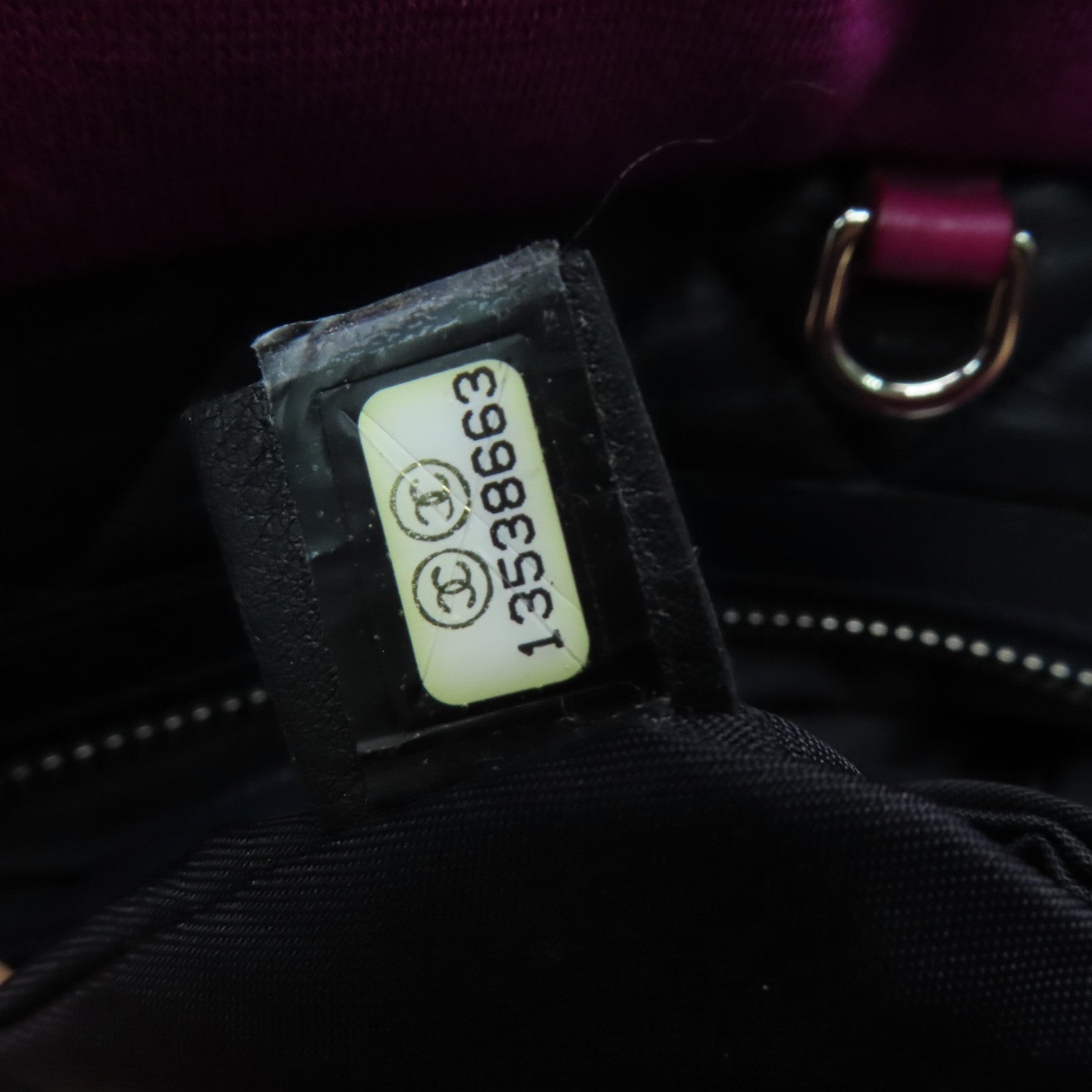 CHANEL 菱格牛皮皮革/帆布Shoulder Bag银扣肩背袋黑色/紫色