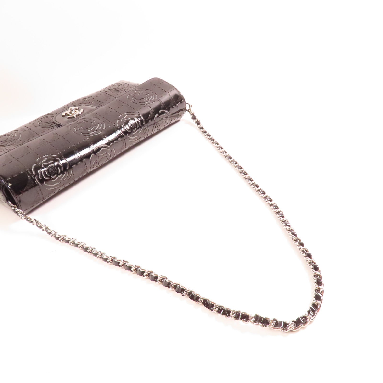 CHANEL 漆皮皮革Camelia Kettentasche Clutch銀扣鏈帶肩背袋