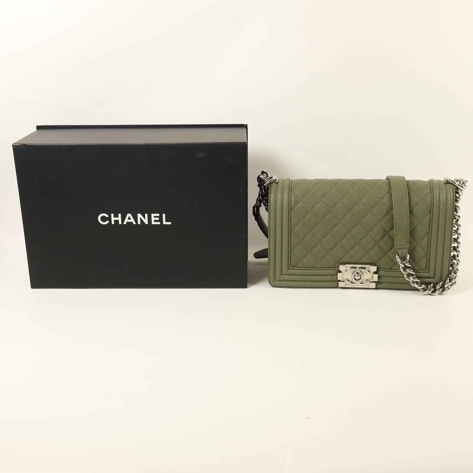 CHANEL 牛皮皮革Boy 25銀扣鏈帶肩背袋