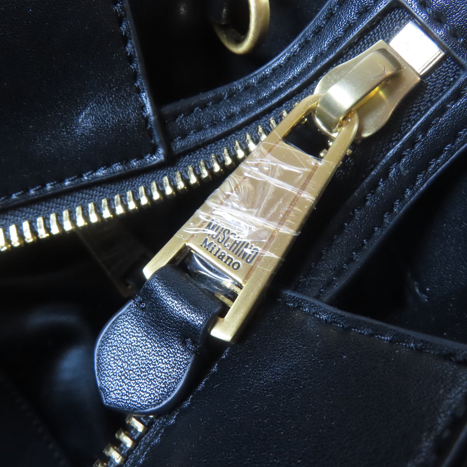 MOSCHINO 尼龍2 Way Bag金扣手挽肩背兩用袋黑色