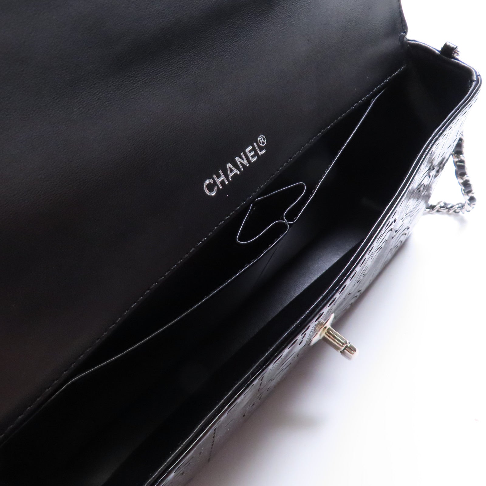 CHANEL 漆皮皮革Camelia Kettentasche Clutch銀扣鏈帶肩背袋