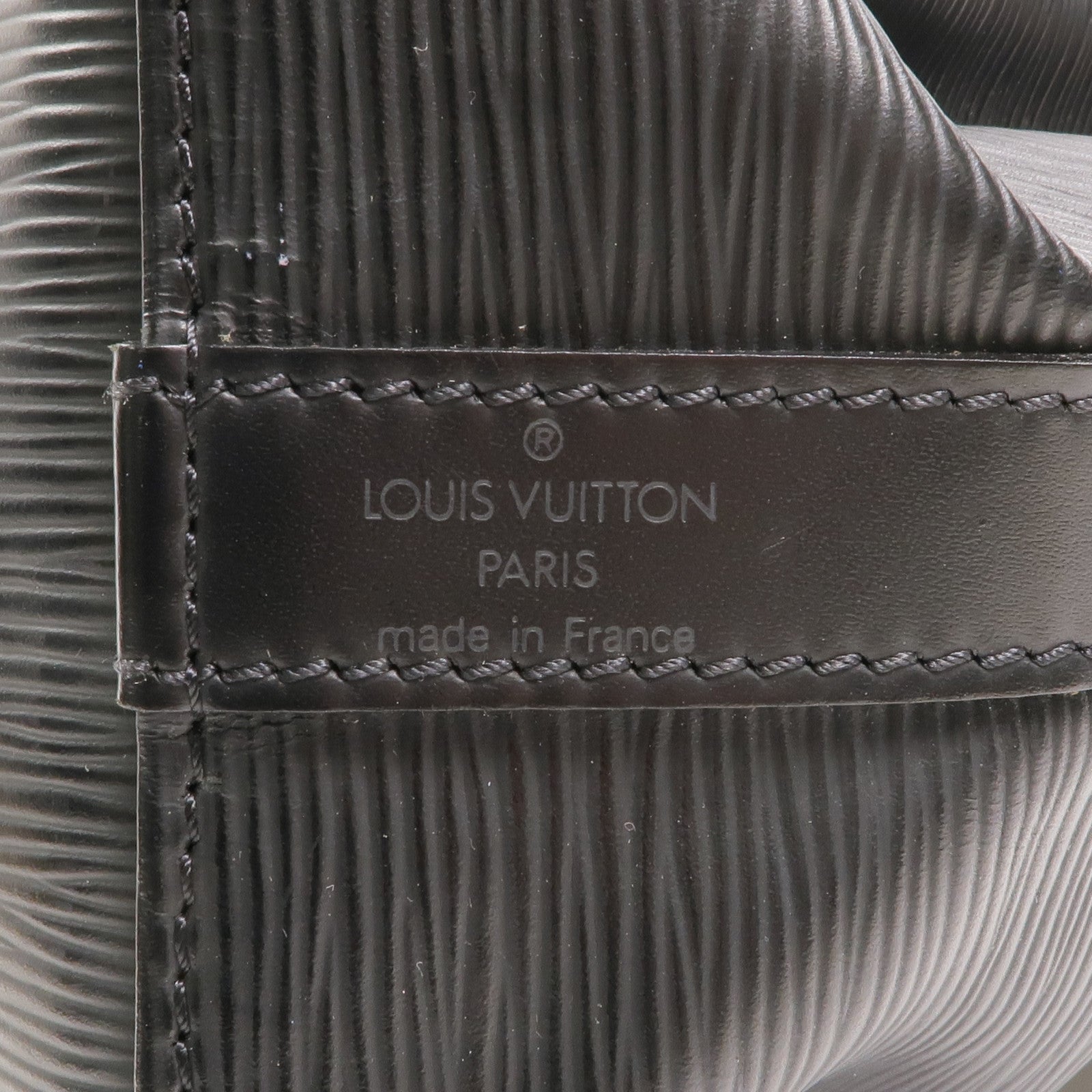 LOUIS VUITTON Epi Petit Noe金扣肩背袋