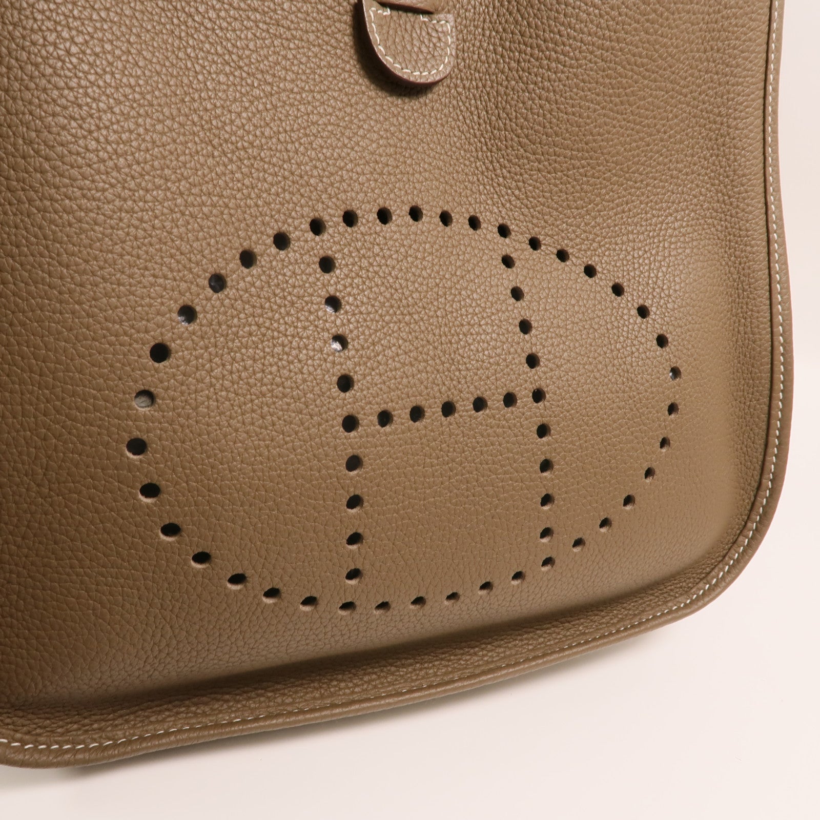 HERMES Clemence皮革Evelyne PM銀扣肩背袋Etoupe