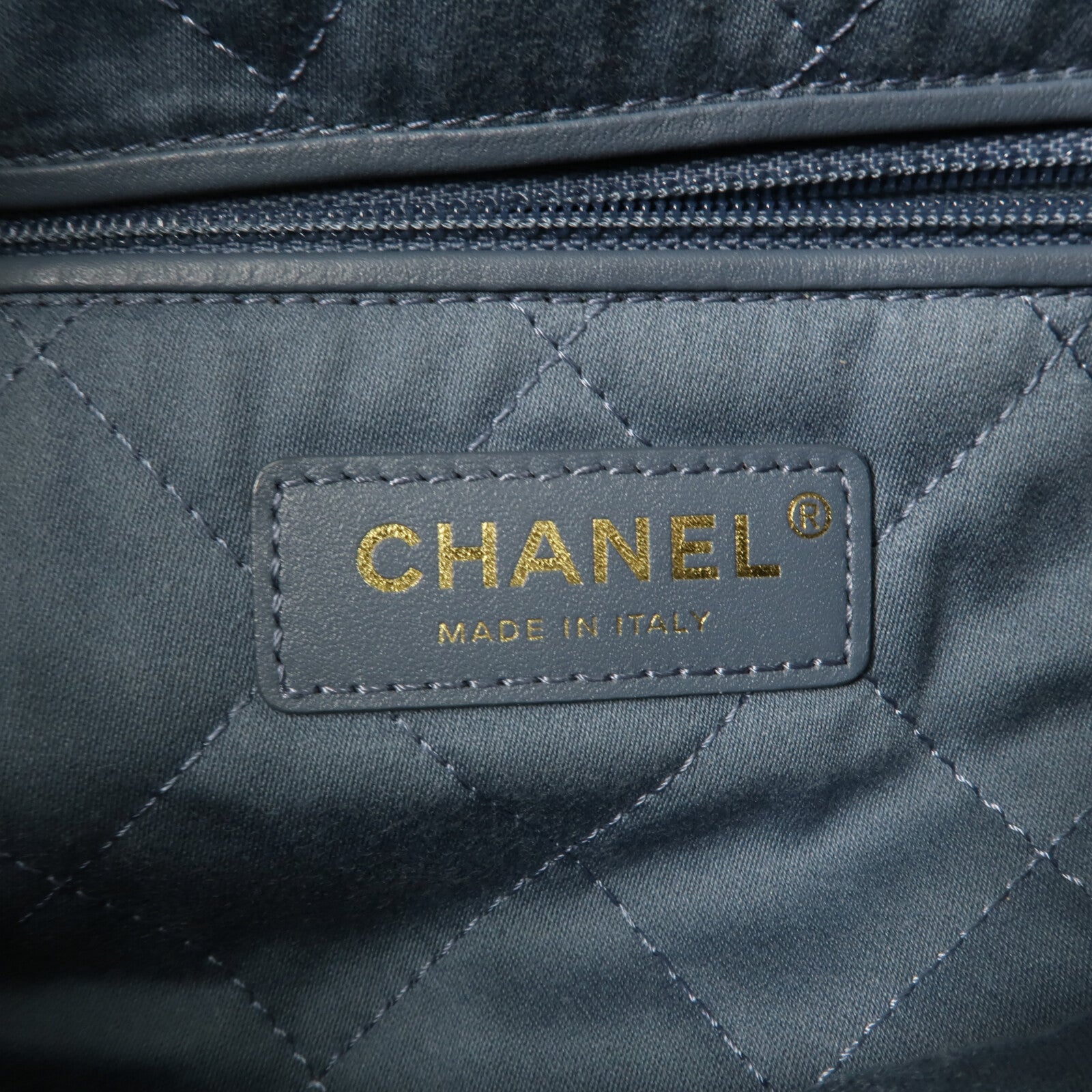 CHANEL 牛皮皮革Chanel 22 Small鏈帶肩背袋